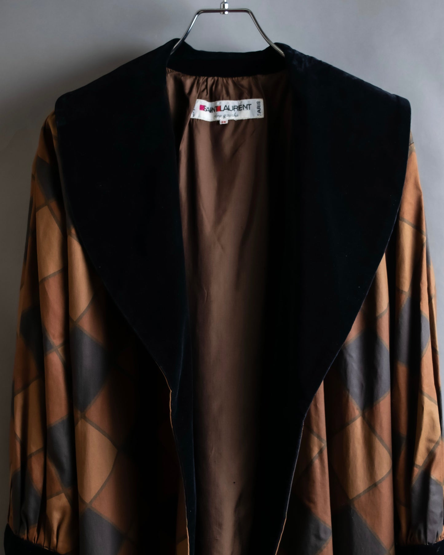 "Yves Saint Laurent Rive Gauche"
Argyle pattern velvet design shawl collar coat