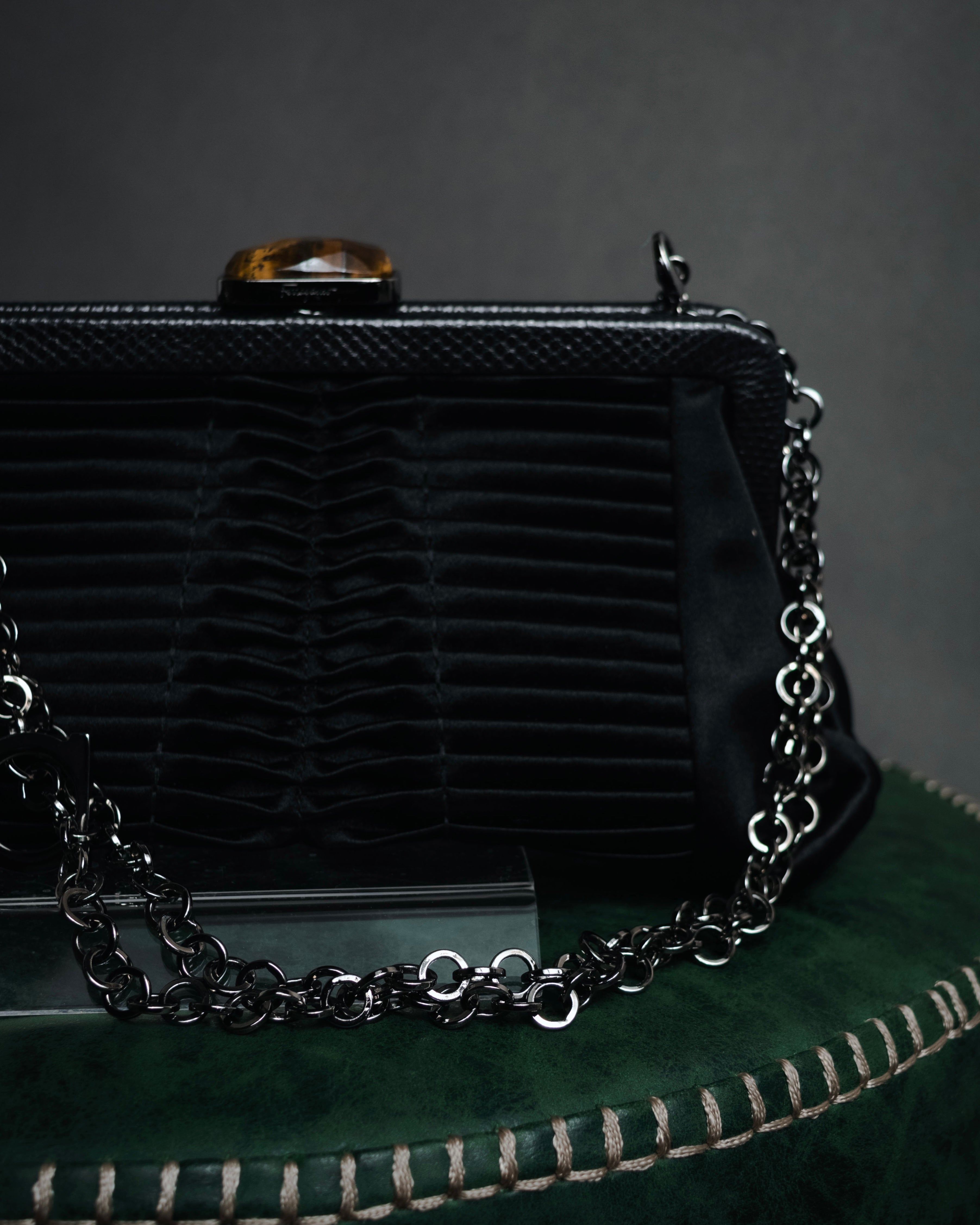 "Salvatore Ferragamo" 00’s-10’s tiger’s eye satin pleated chain bag