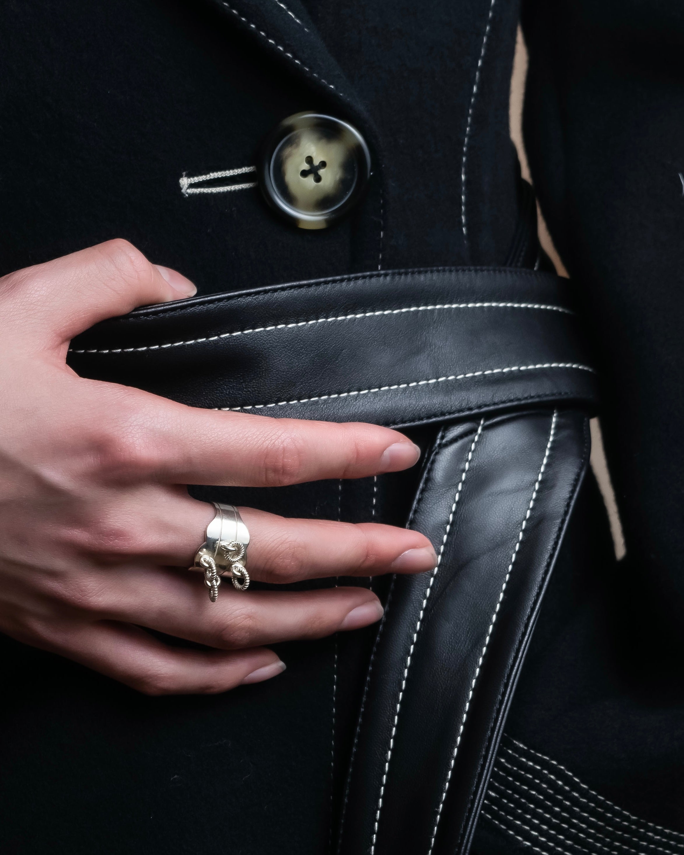 "HELMUT LANG" Fur collar belted long coat