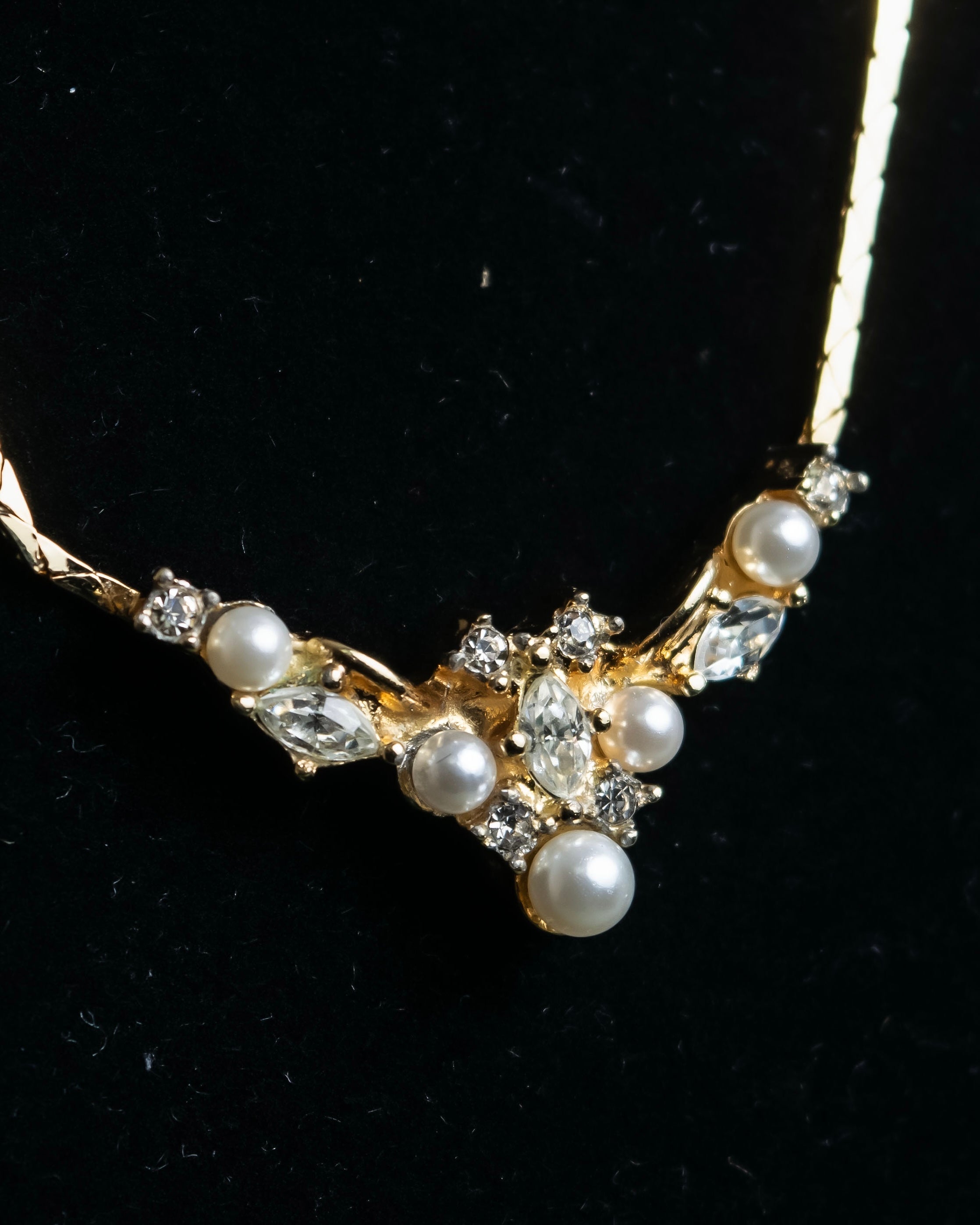 "Christian Dior" Pearl &amp; rhinestone bijou design vintage necklace