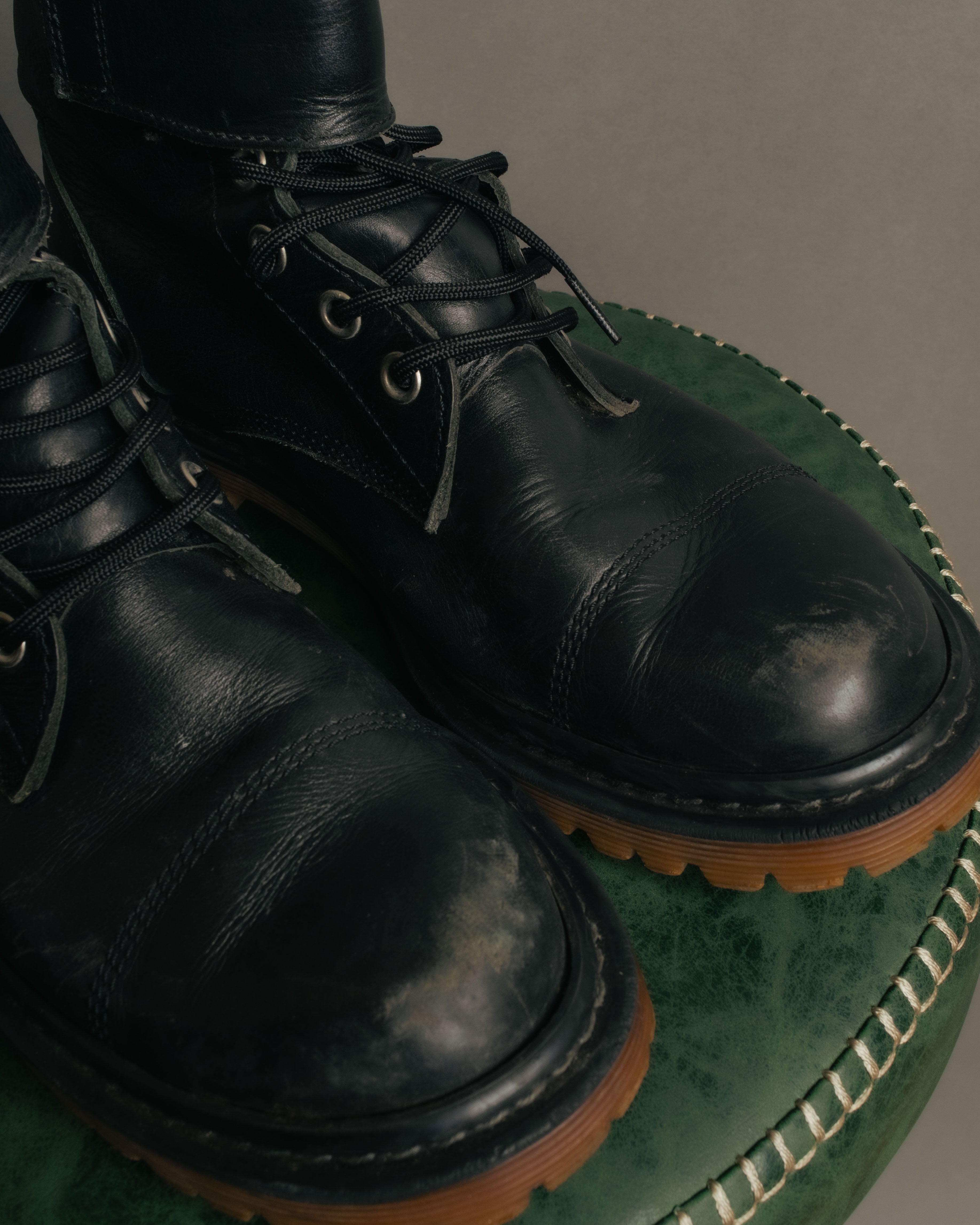 “COMME des GARÇONS HOMME”
00’s-10’s Double buckle leather combat boots