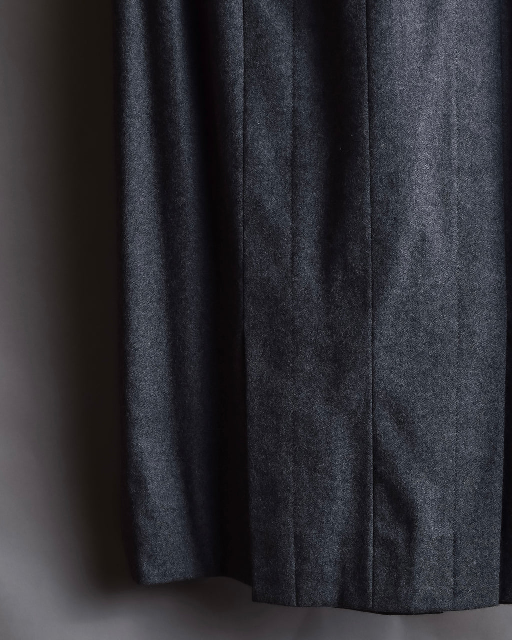 "CHANEL" 90's Gold button design straight line skirt