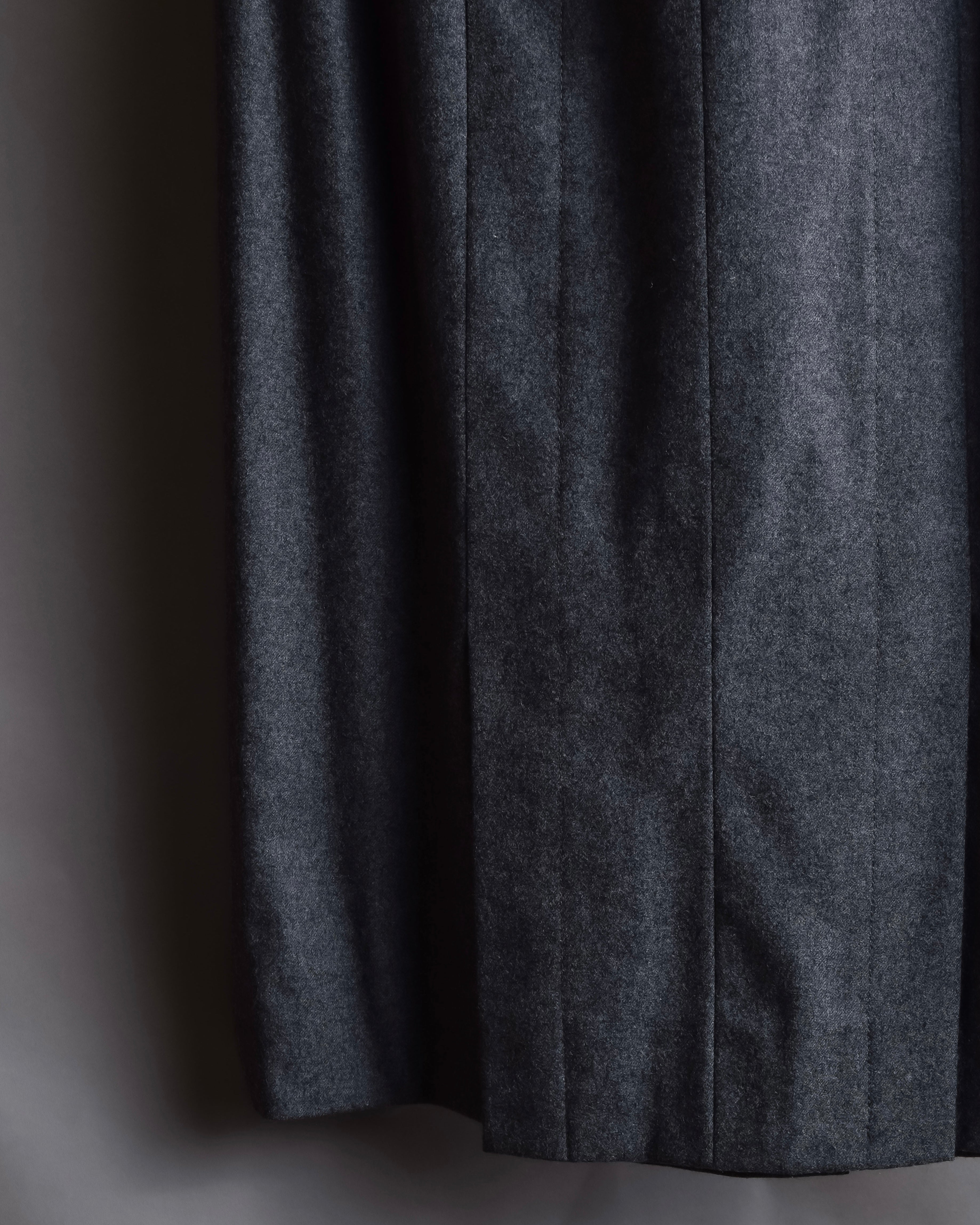 "CHANEL" 90's Gold button design straight line skirt