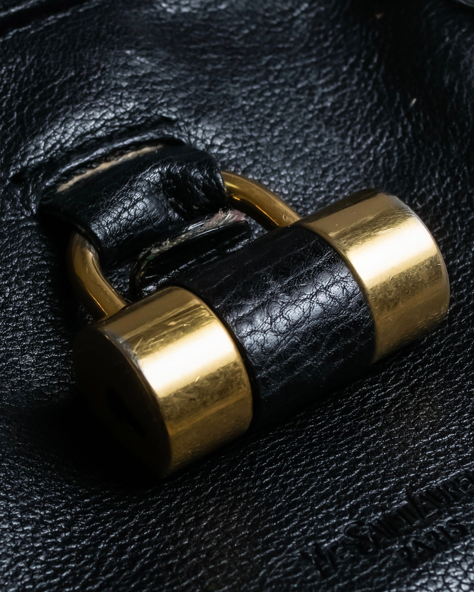 "YVES SAINT LAURENT" Gold parts design Muse toe leather bag