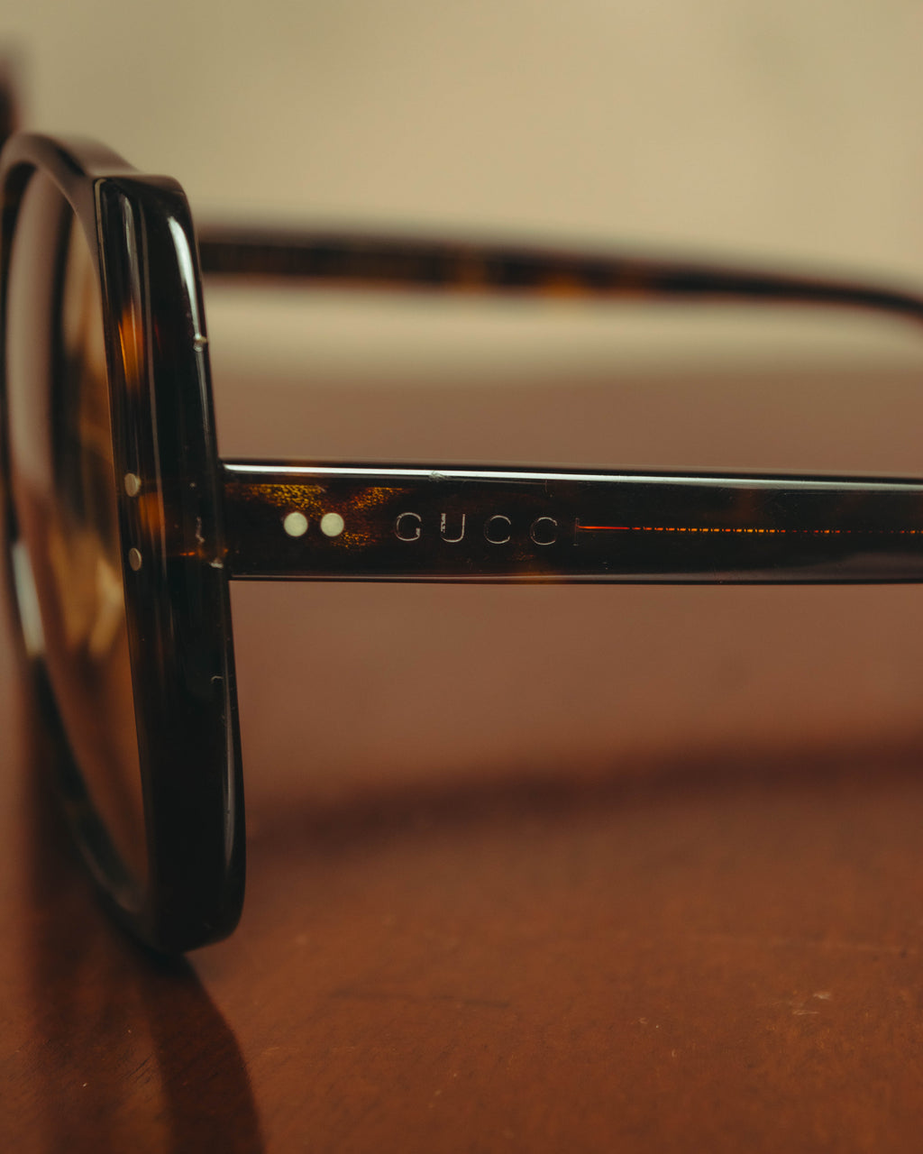 –SPECIAL– "GUCCI" 10's Retro oversized butterfly sunglasses