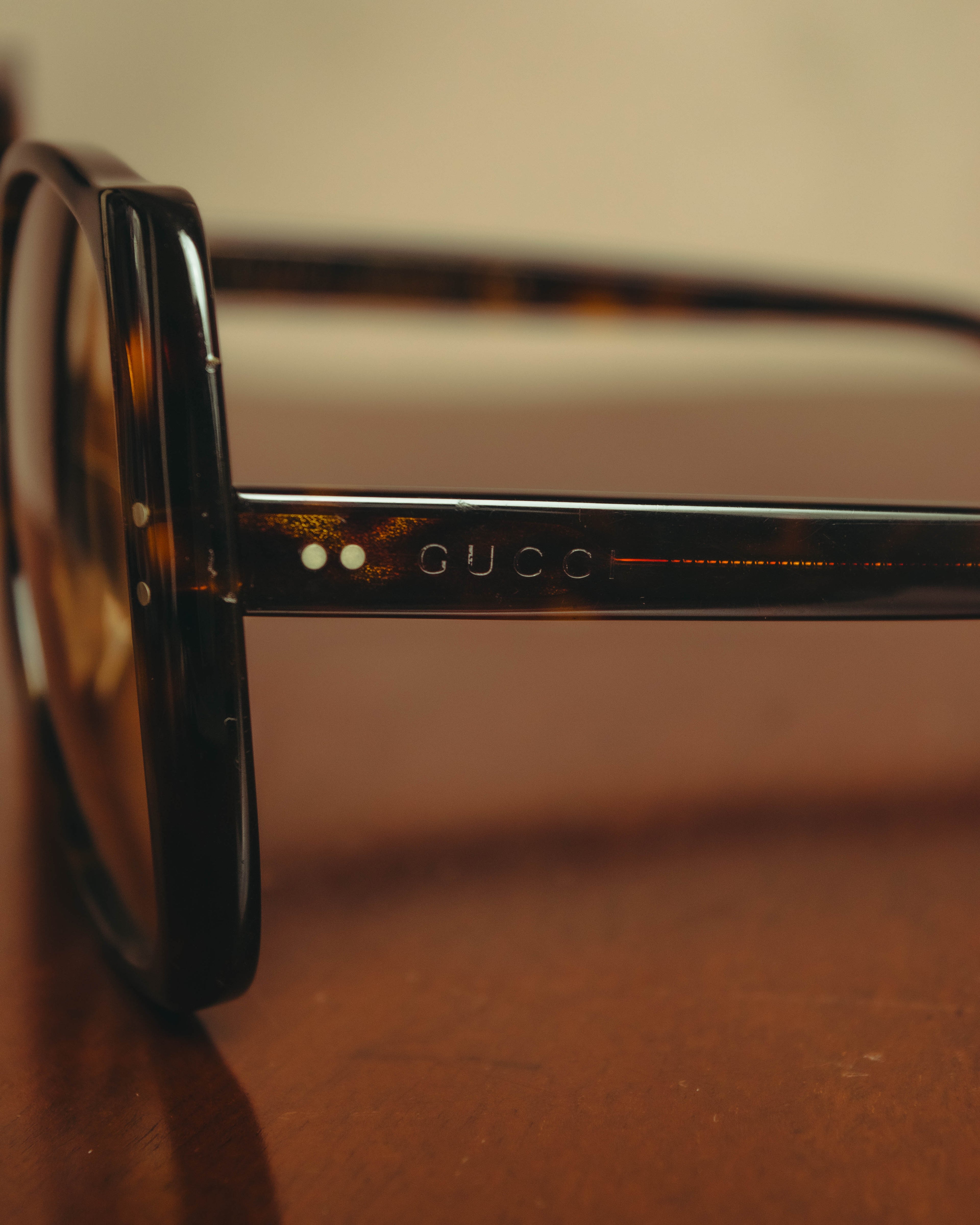 –SPECIAL– "GUCCI" 10's Retro oversized butterfly sunglasses