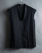 “BOTTEGA VENETA”  V neck designed no sleeve top