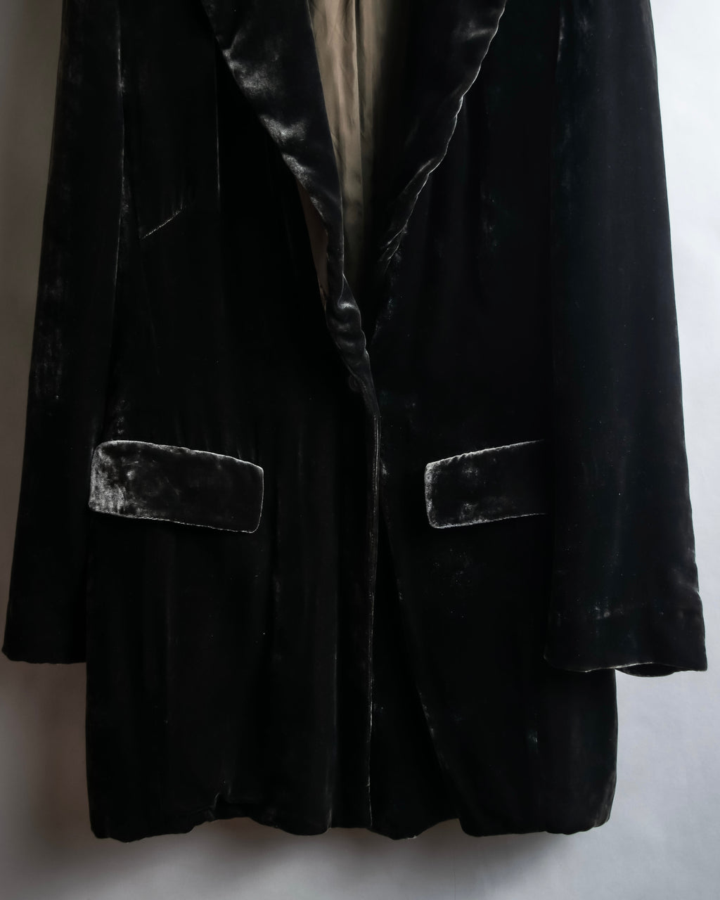 "FERAUD" Vintage velour glossy black tailored jacket