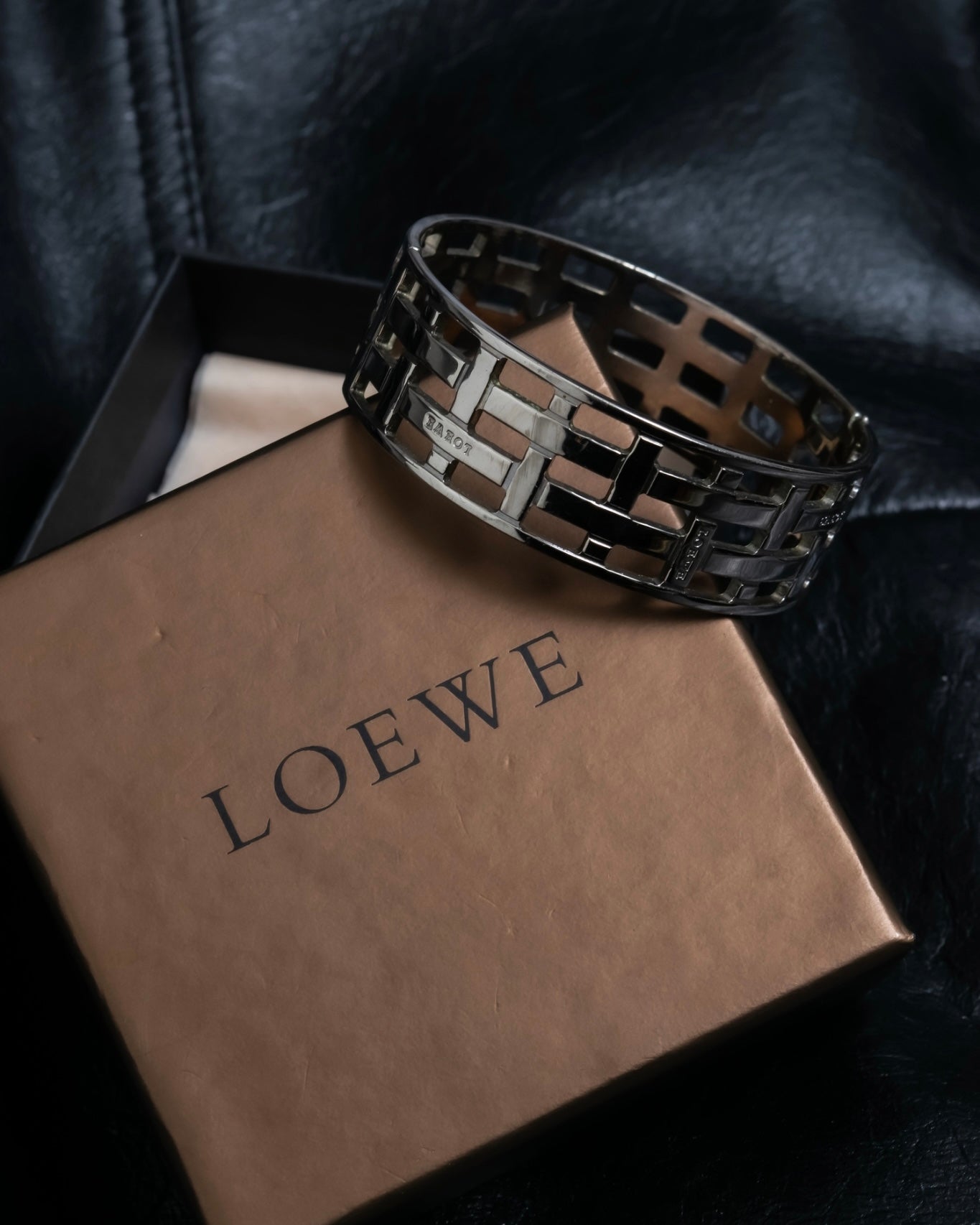 "LOEWE" plaid silver bangle