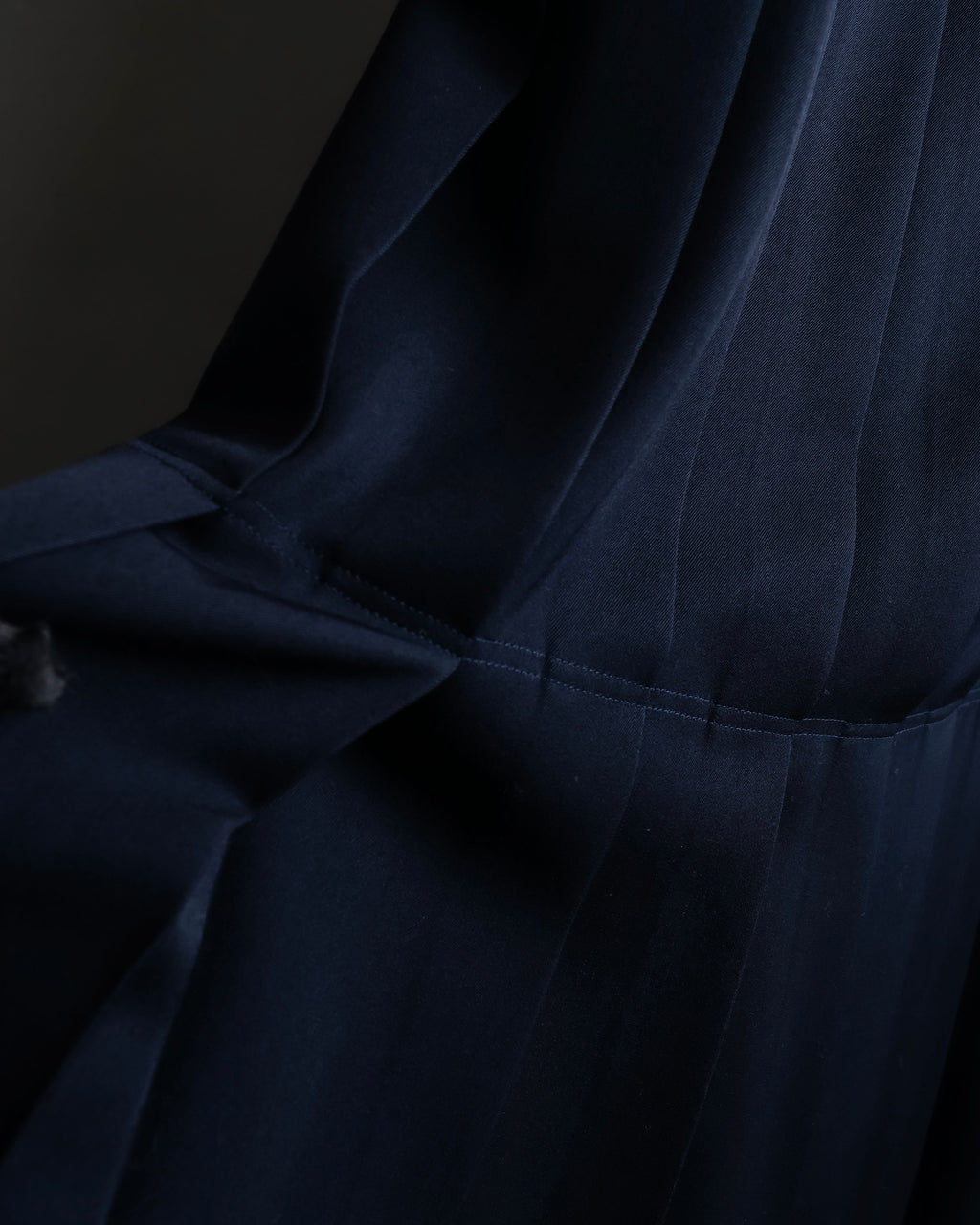 "COMME des GARCONS" Box pleated belted corset skirt