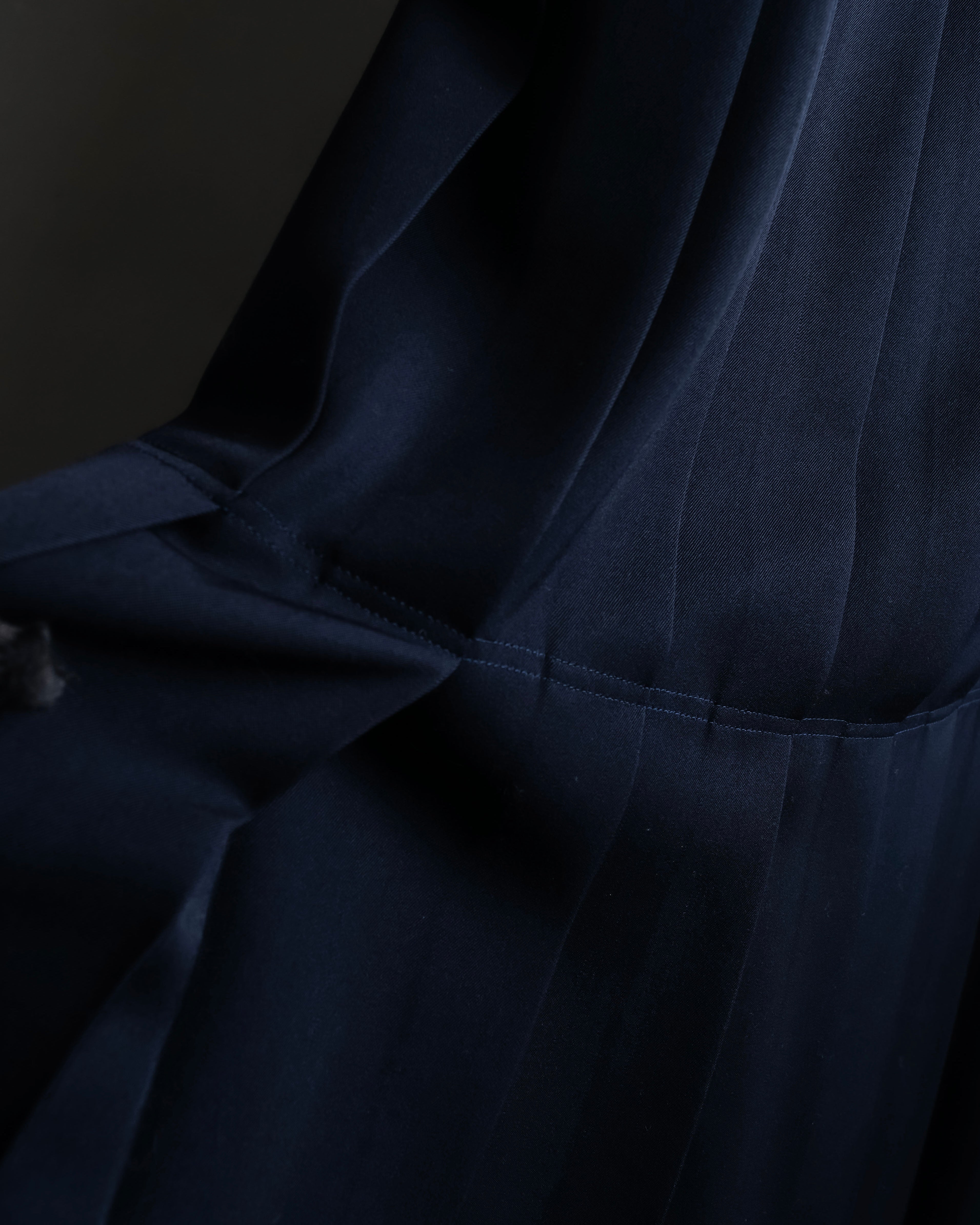 "COMME des GARCONS" Box pleated belted corset skirt