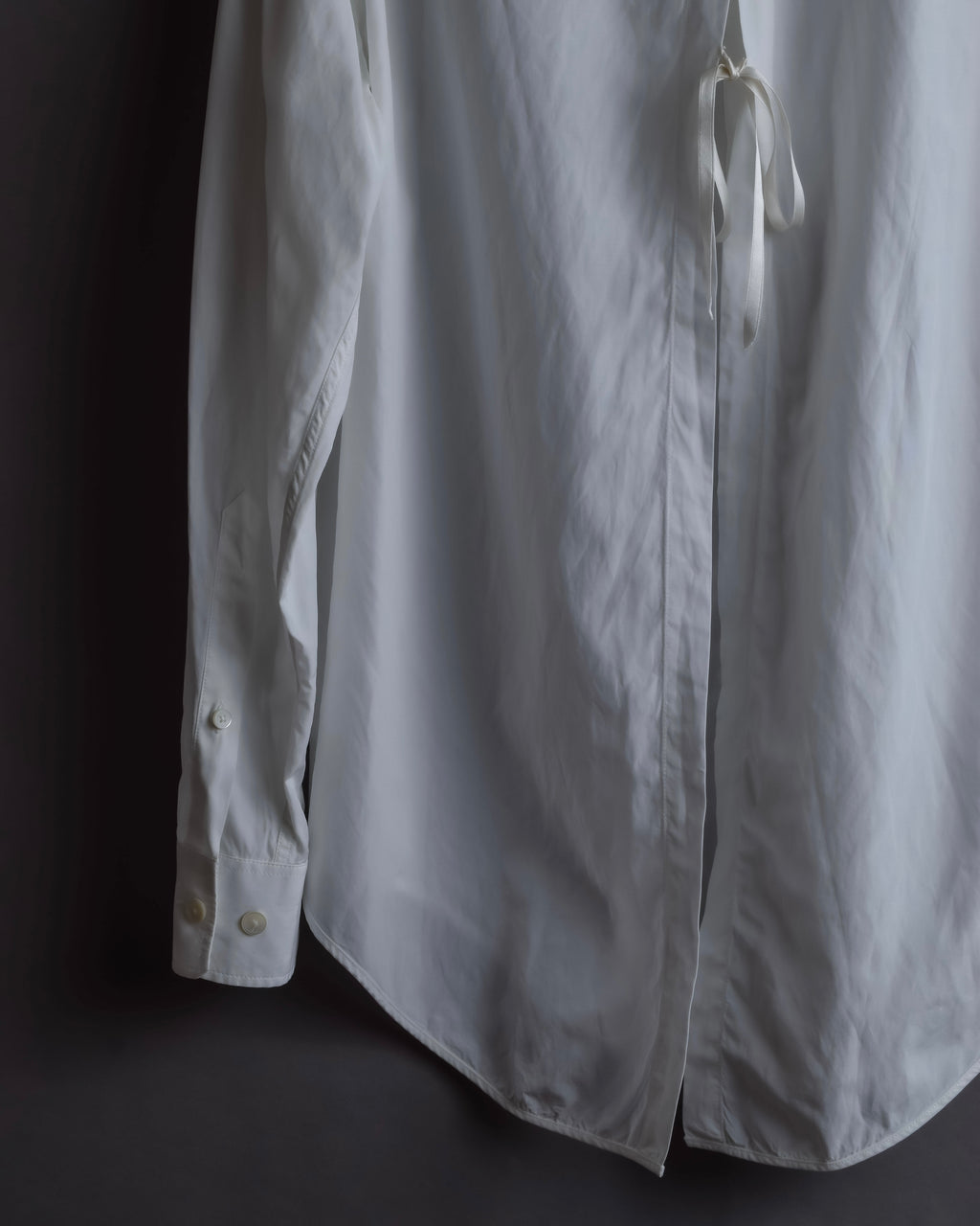 "Acne" Ribbon slit back design shirt