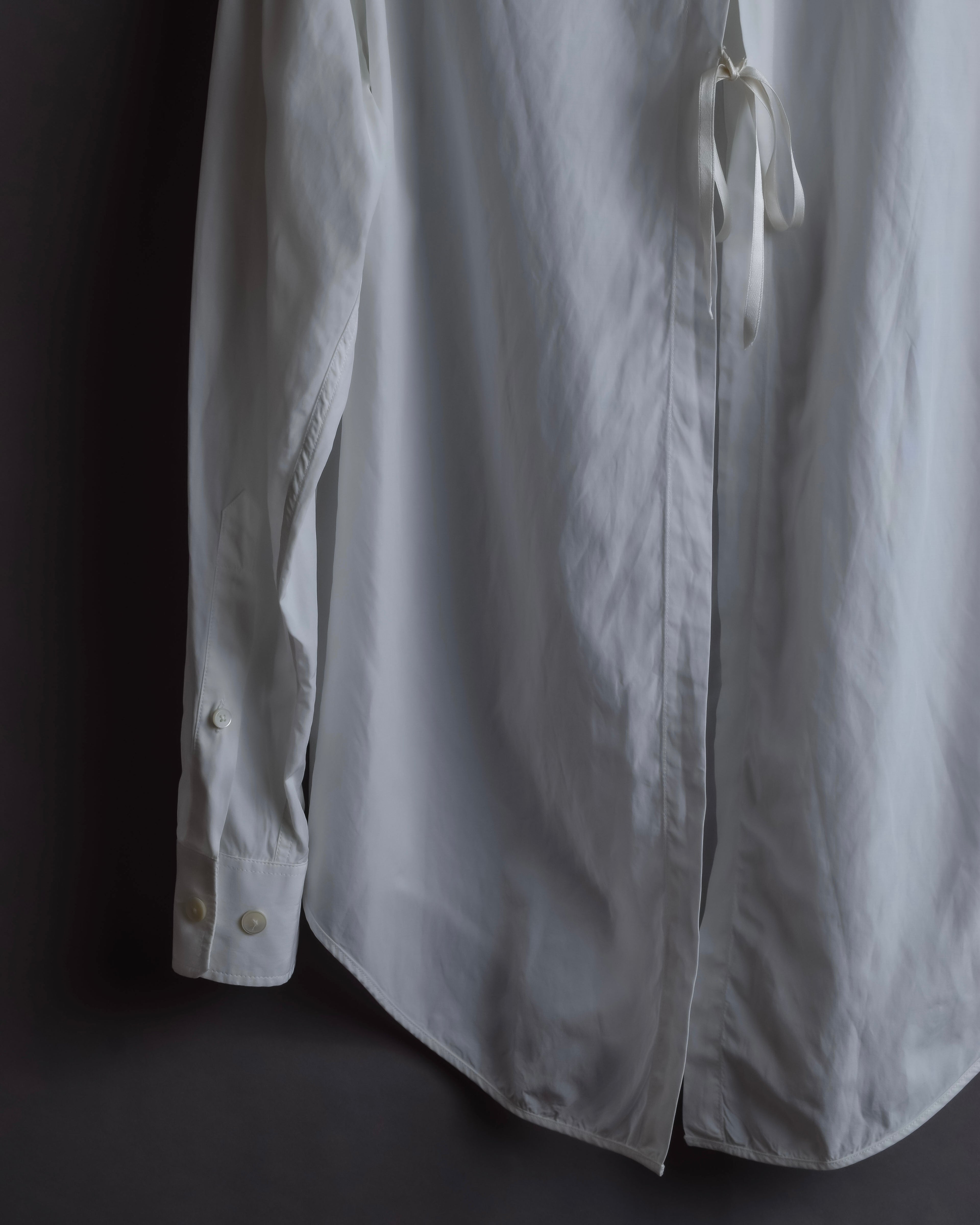 "Acne" Ribbon slit back design shirt