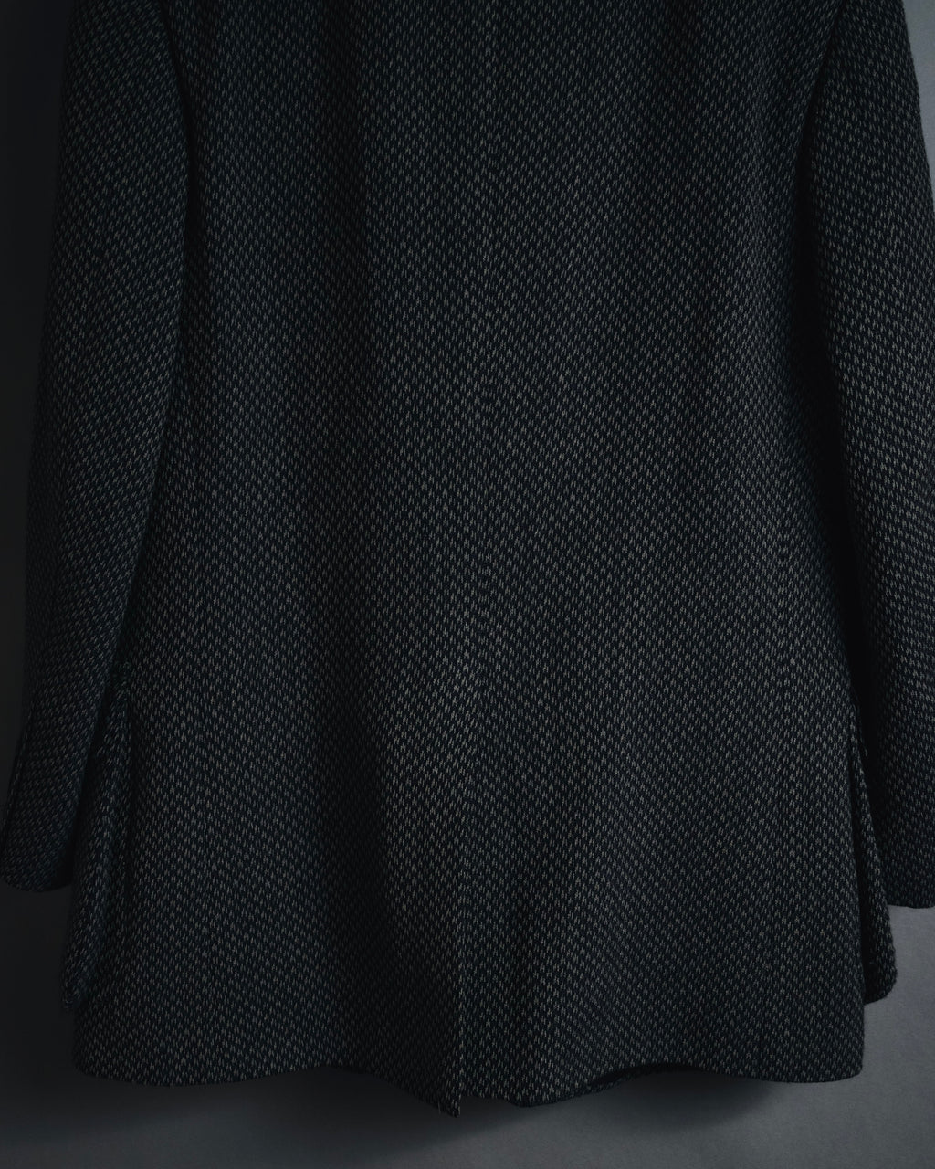 "VALENTINO GARAVANI BOUTIQUE"
Late 80’s - Early 90’s soft-structured birdseye wool tailored jacket