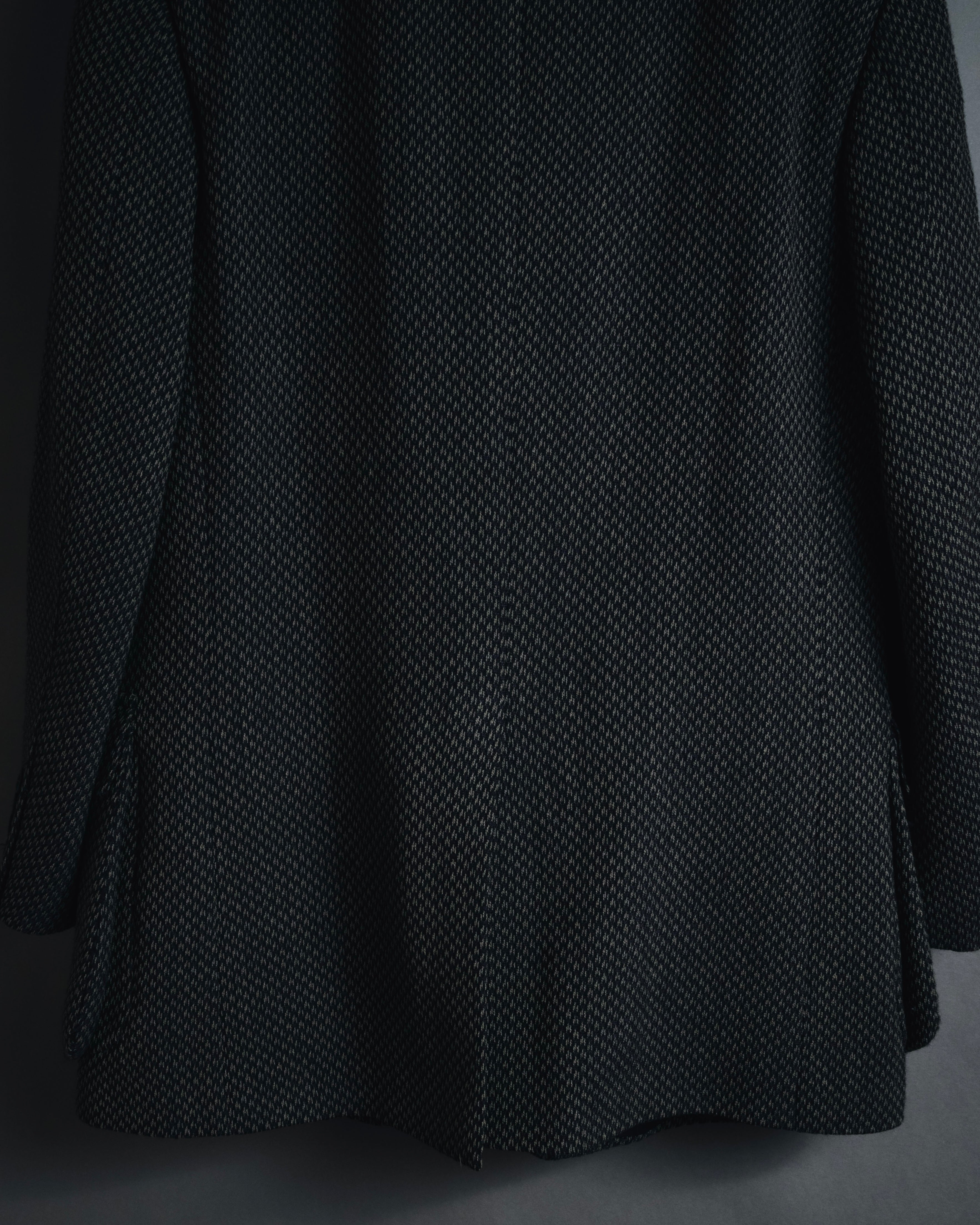 "VALENTINO GARAVANI BOUTIQUE"
Late 80’s - Early 90’s soft-structured birdseye wool tailored jacket