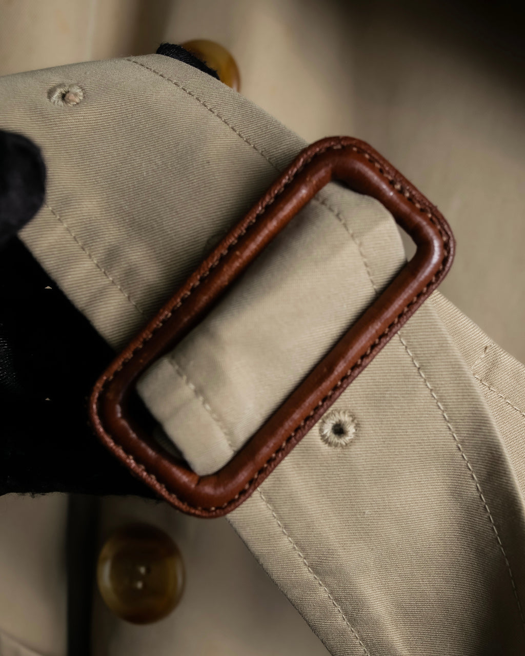 "BURBERRYS" Military detail classic trench coat