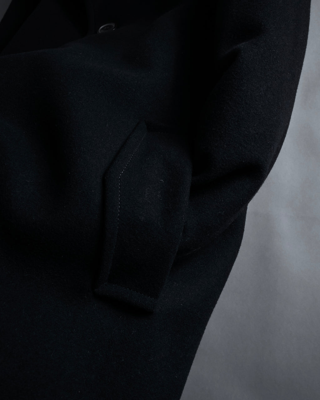 "VIKTOR&ROLF" Sculptural lapel melton coat