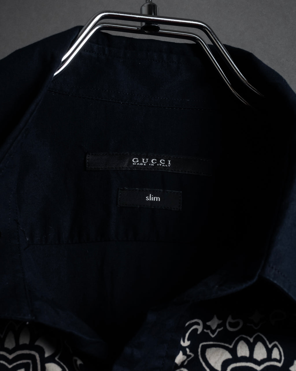 “GUCCI” 2011-12 Bandana panel print shirt