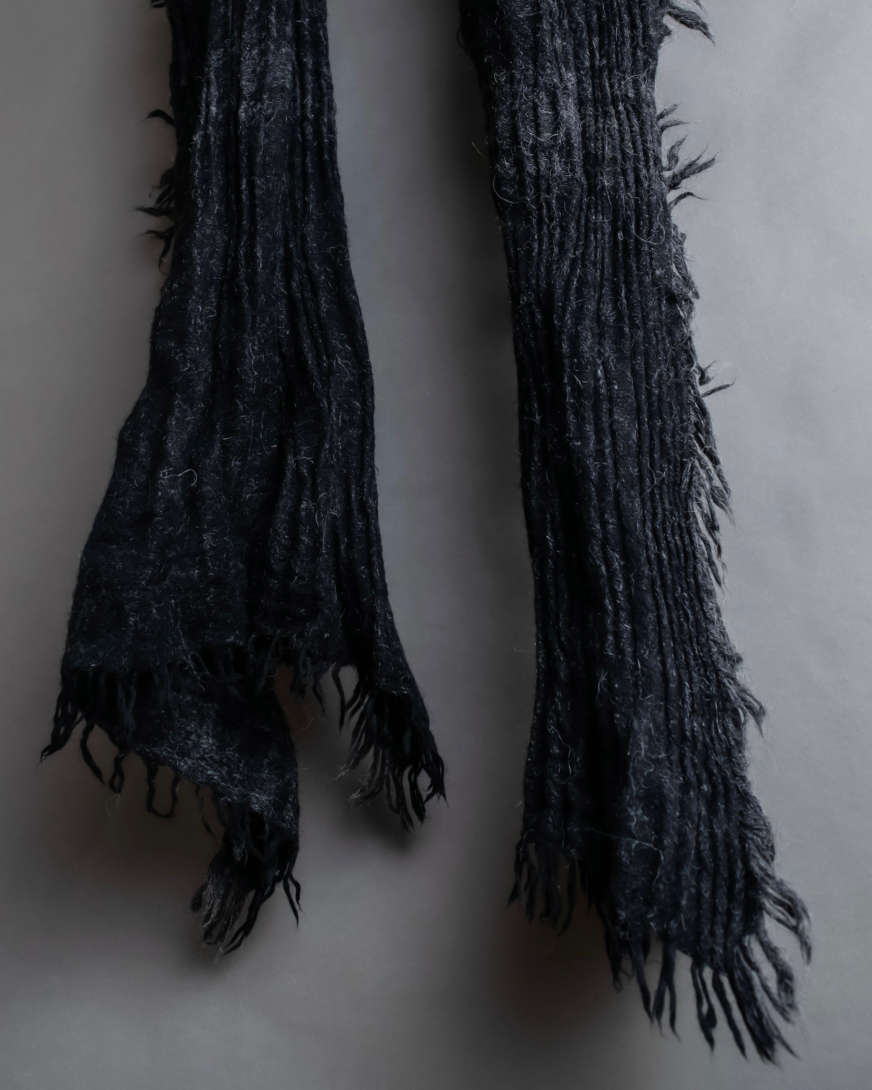 "GUCCI" Tom Ford period random pleats fringe stole
