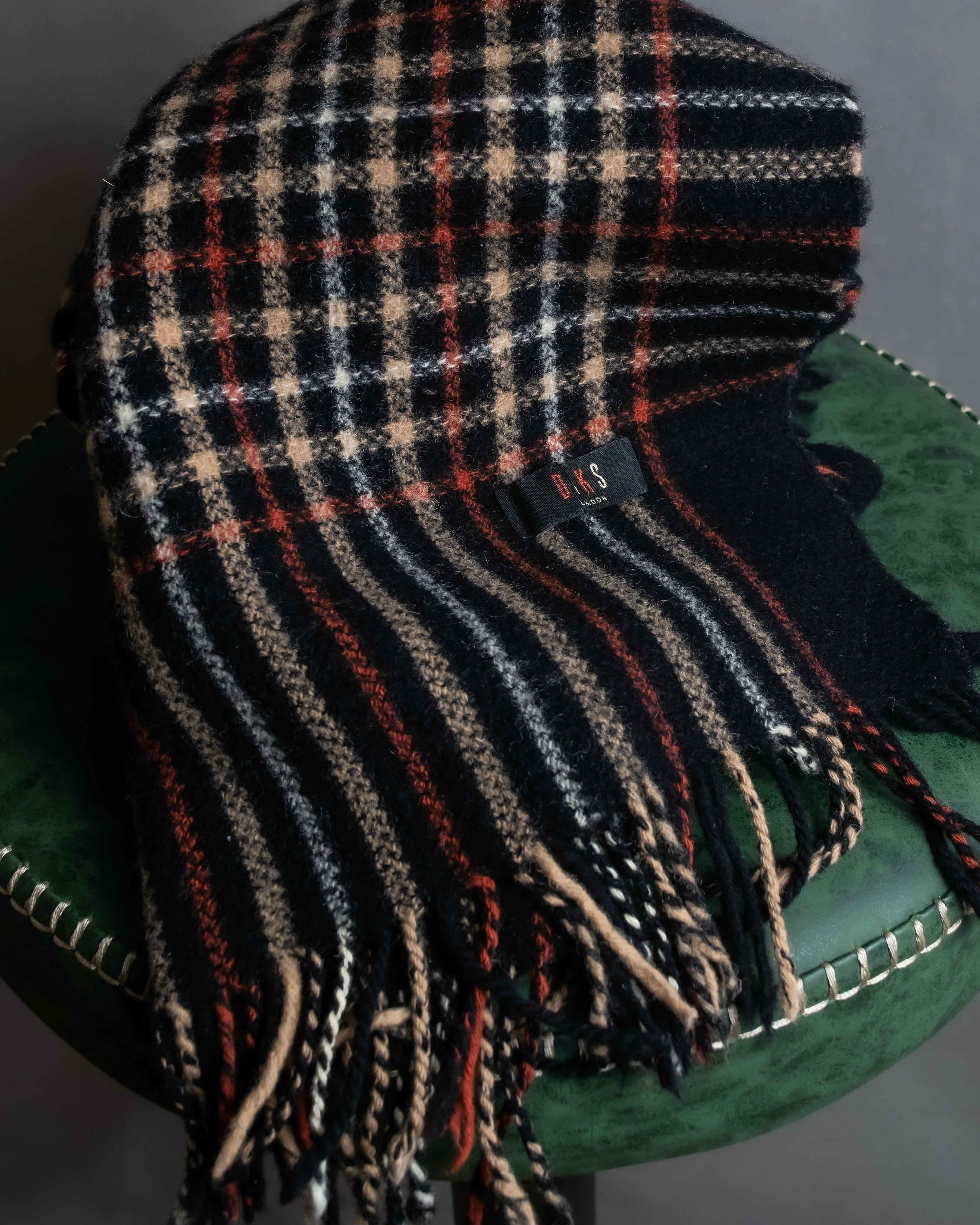 "DAKS" House check pattern fringe design muffler