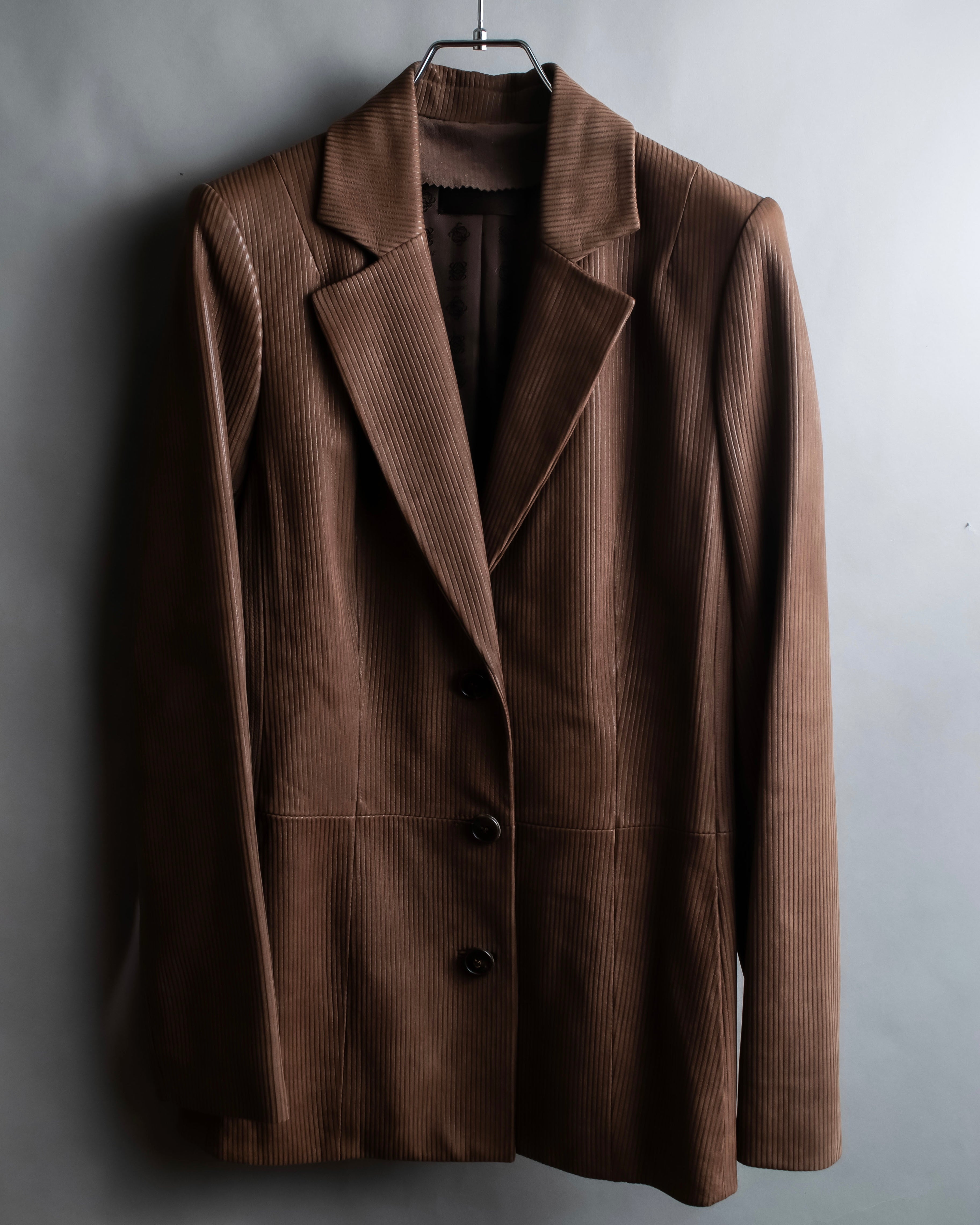 "LOEWE" Three-dimensional ribbed lamb leather set up