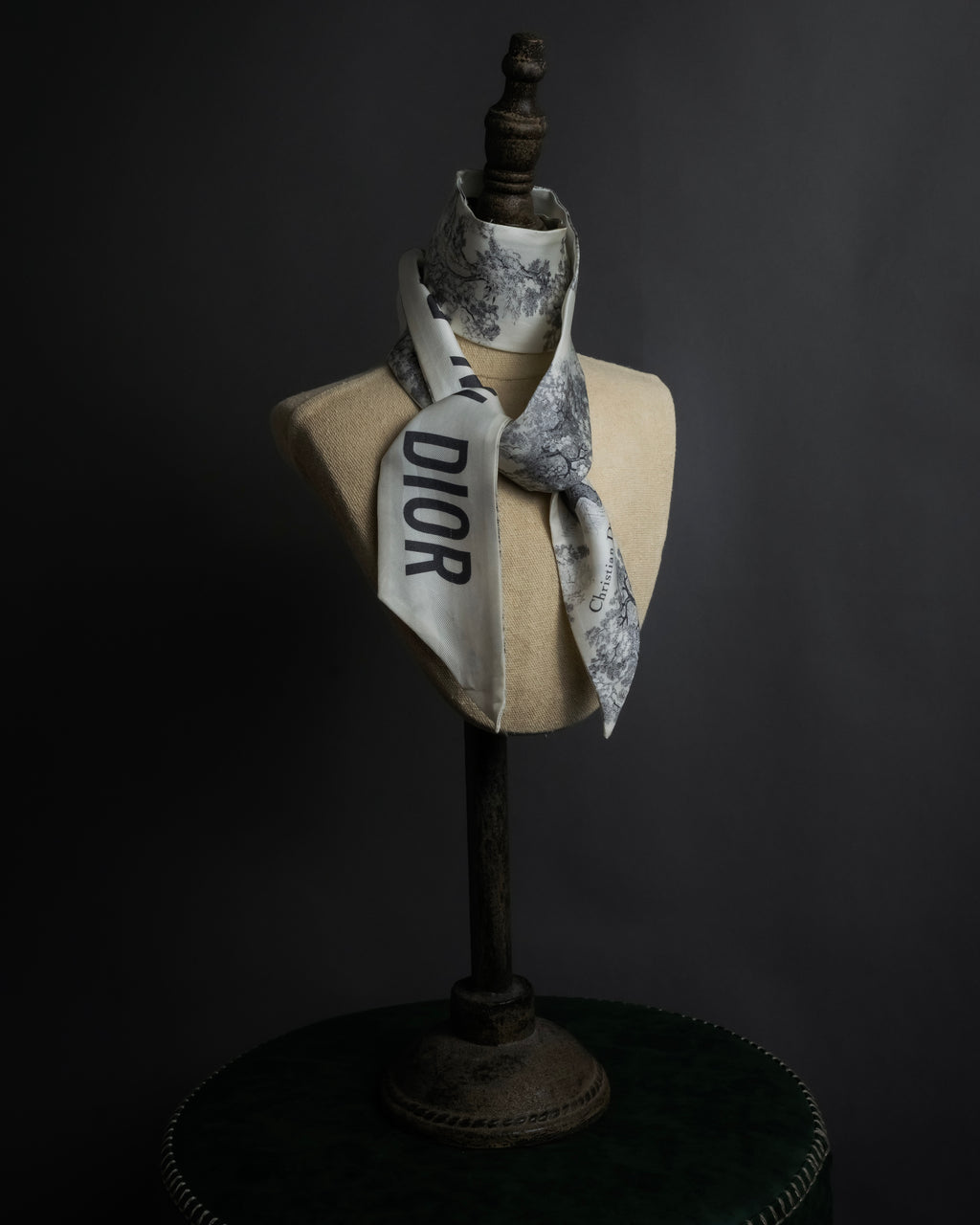 -MOOD Christmas Collection-
"Dior" Maria Grazia Chiuri Toile de Jouy motif silk scarf