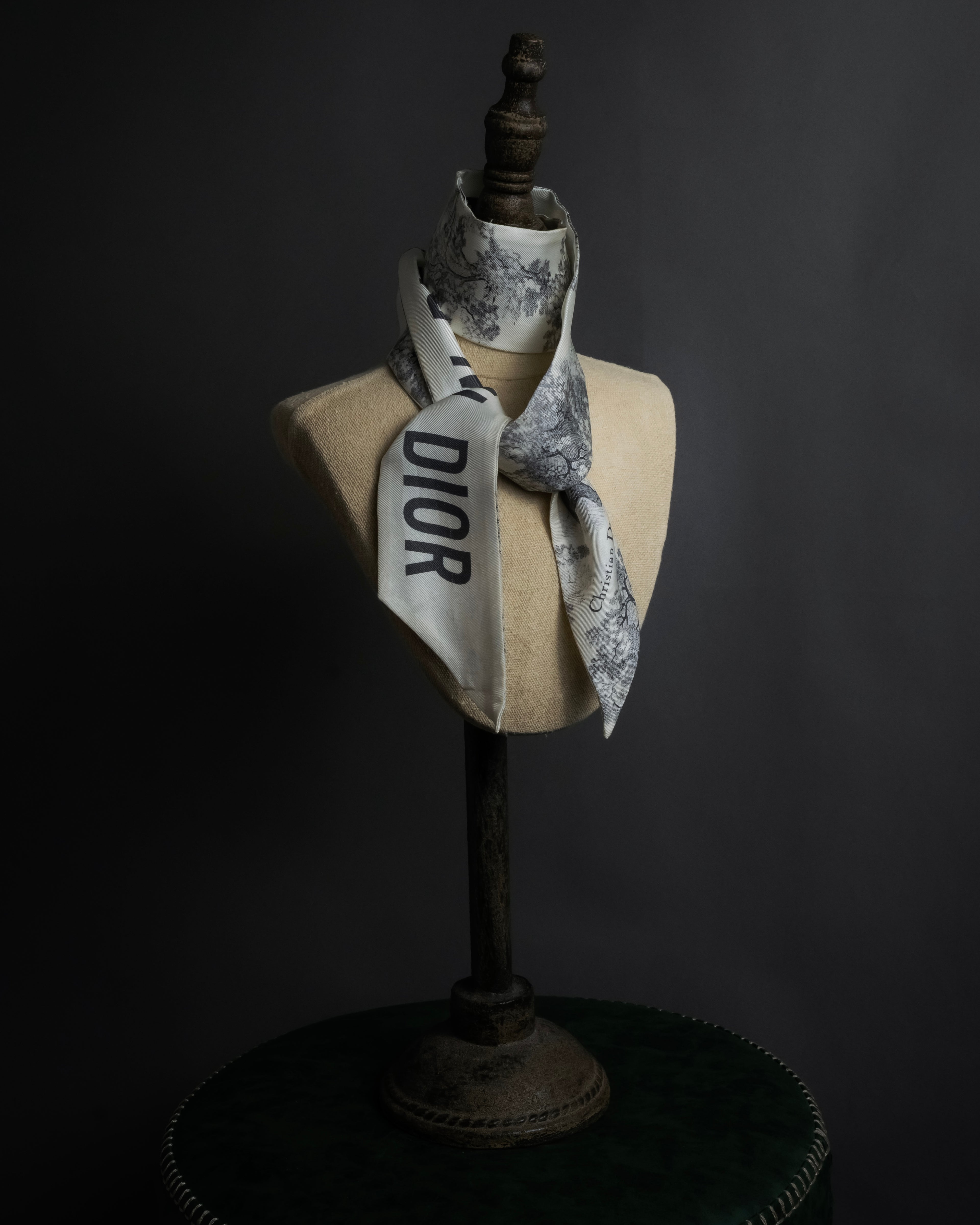 -MOOD Christmas Collection-
"Dior" Maria Grazia Chiuri Toile de Jouy motif silk scarf