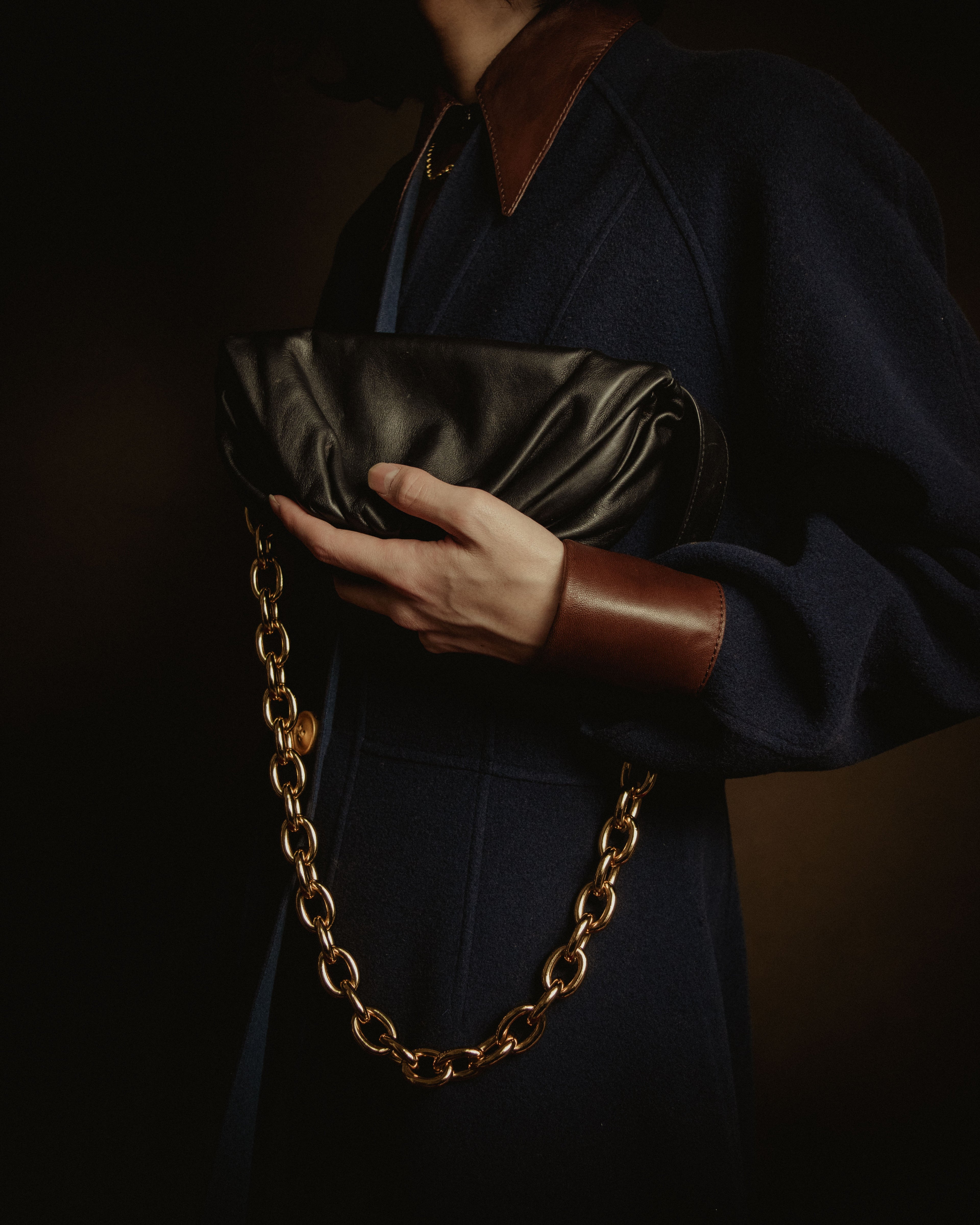 –SPECIAL– "BOTTEGA VENETA" 20’s sculptural chain pouch clutch