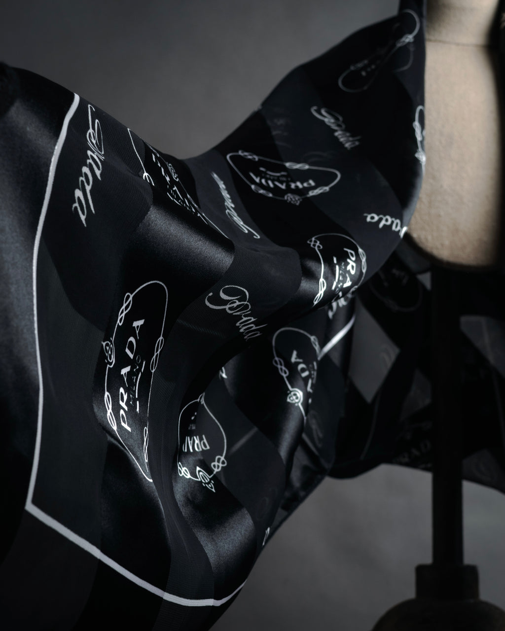 “PRADA” 2000’s Logo large scarf