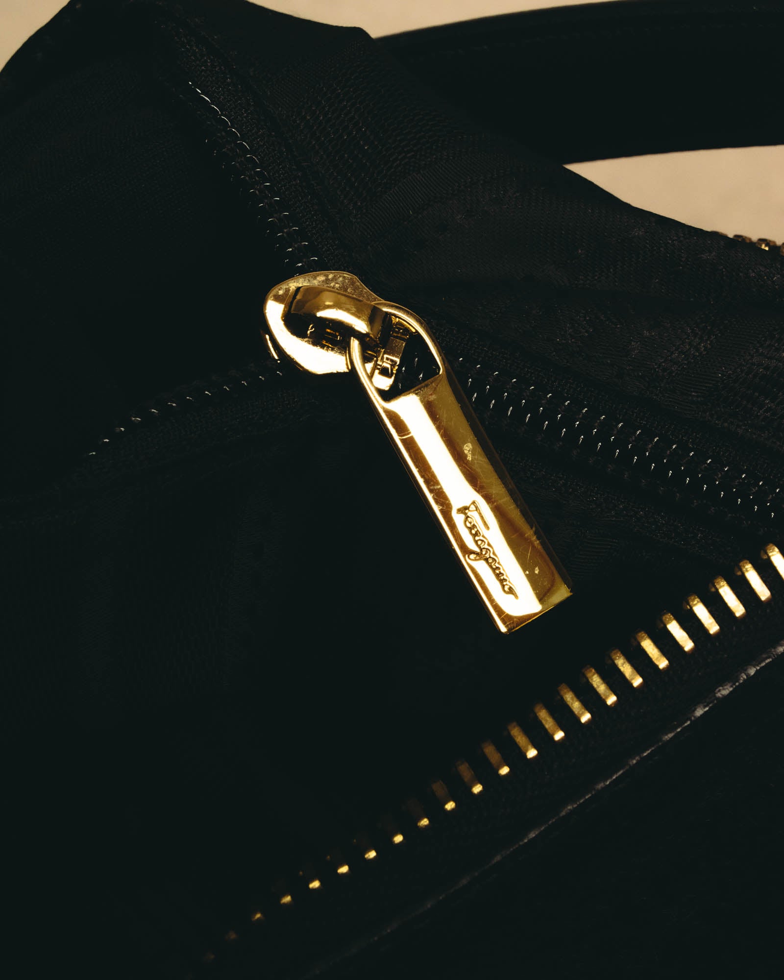 "Salvatore Ferragamo" 90's-00's Textured calf hair shoulder bag