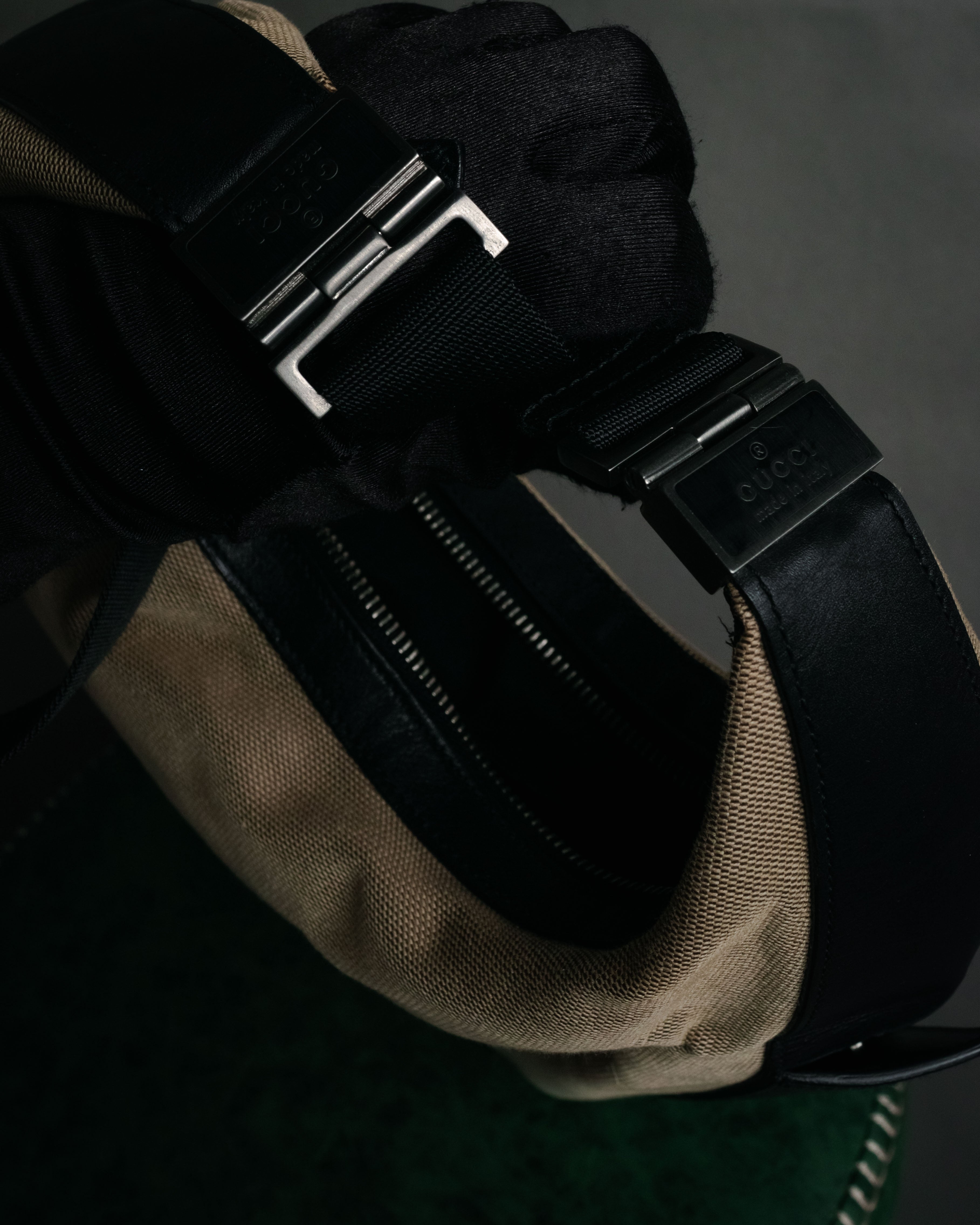 “GUCCI” 90’s-00’s Utility chic canvas shoulder bag with twin pockets