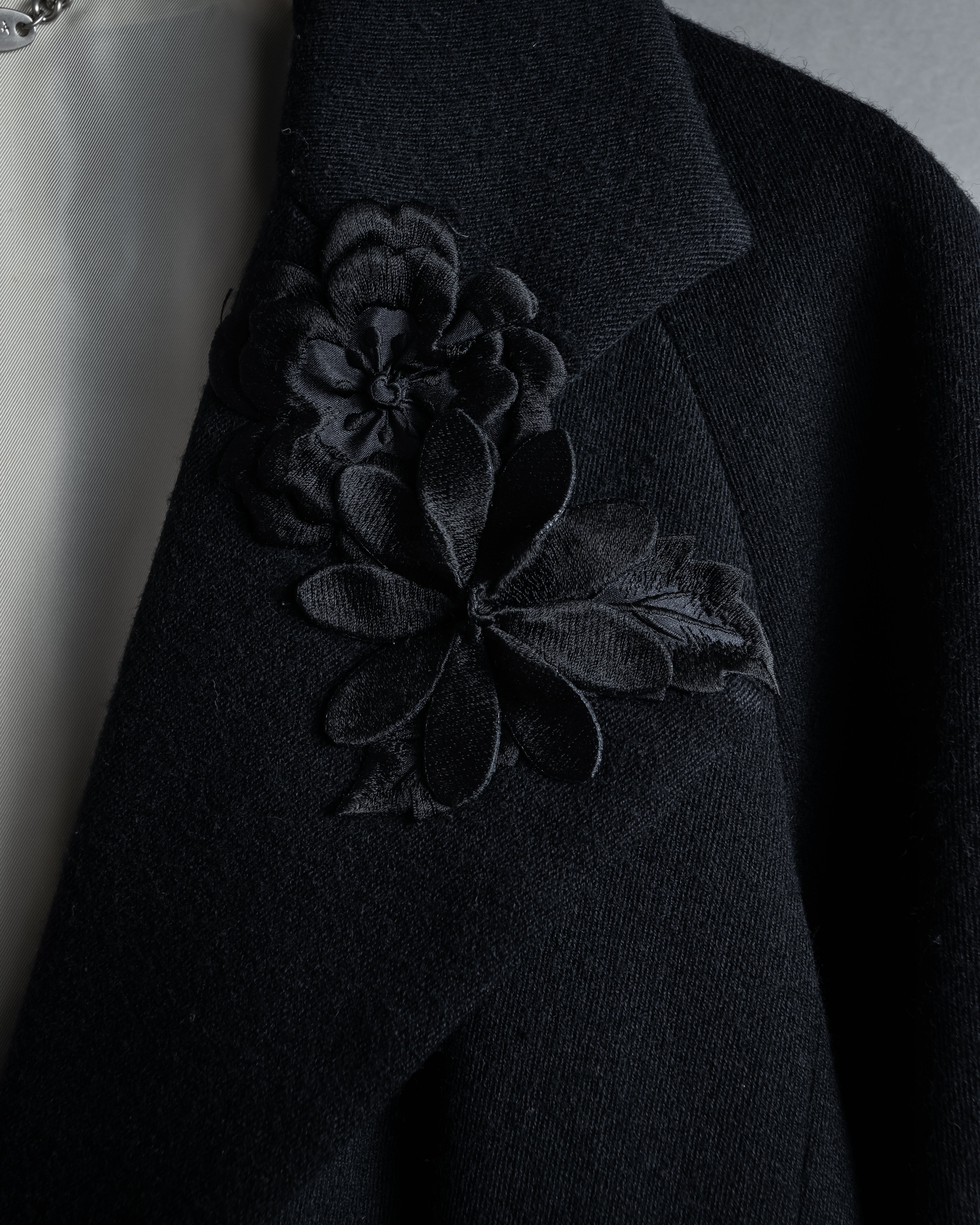 “KEITA MARUYAMA” Floral appliqué one-button chelsea coat