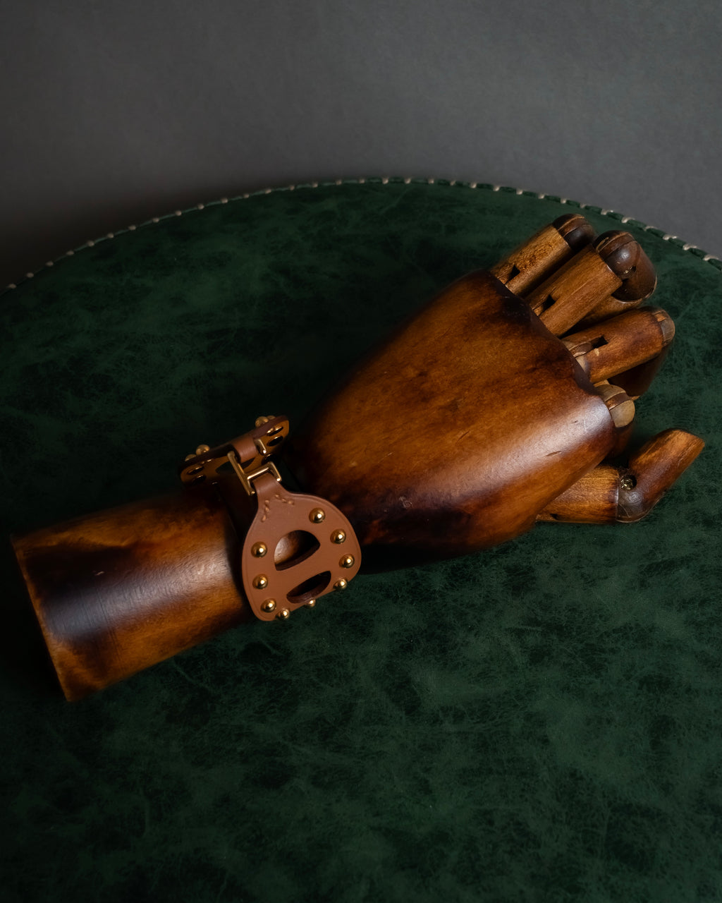 "HERMES" Chaine d'Ancre motif studs leather bracelet