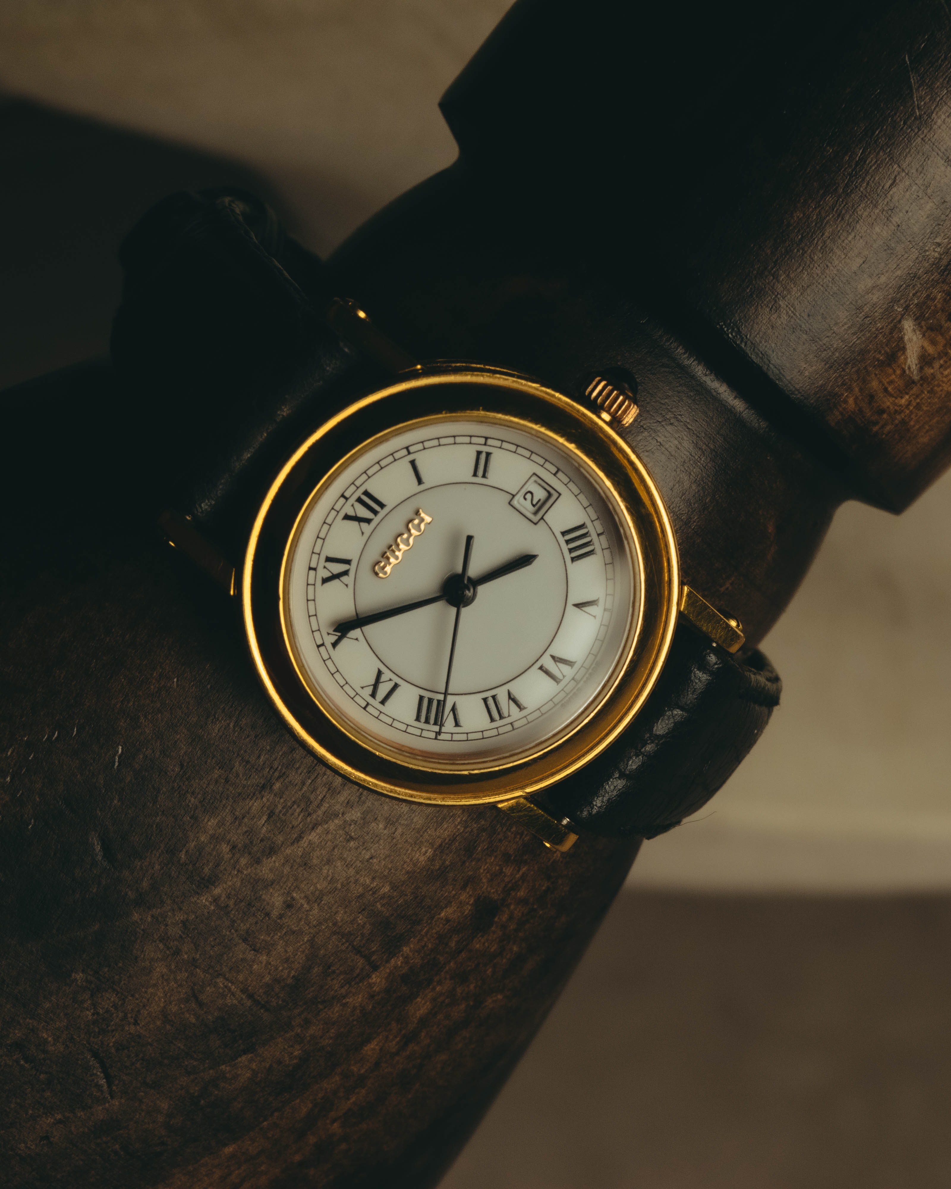 -SPECIAL- "Gucci" 90's Vintage 3000M quartz dress watch with roman dial