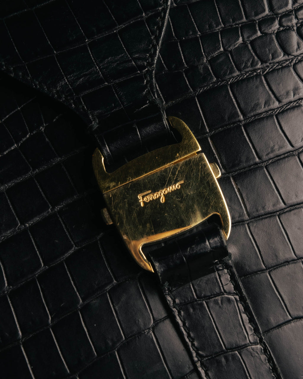 "Salvatore Ferragamo" 90's-00's Croc embossed leather shoulder bag