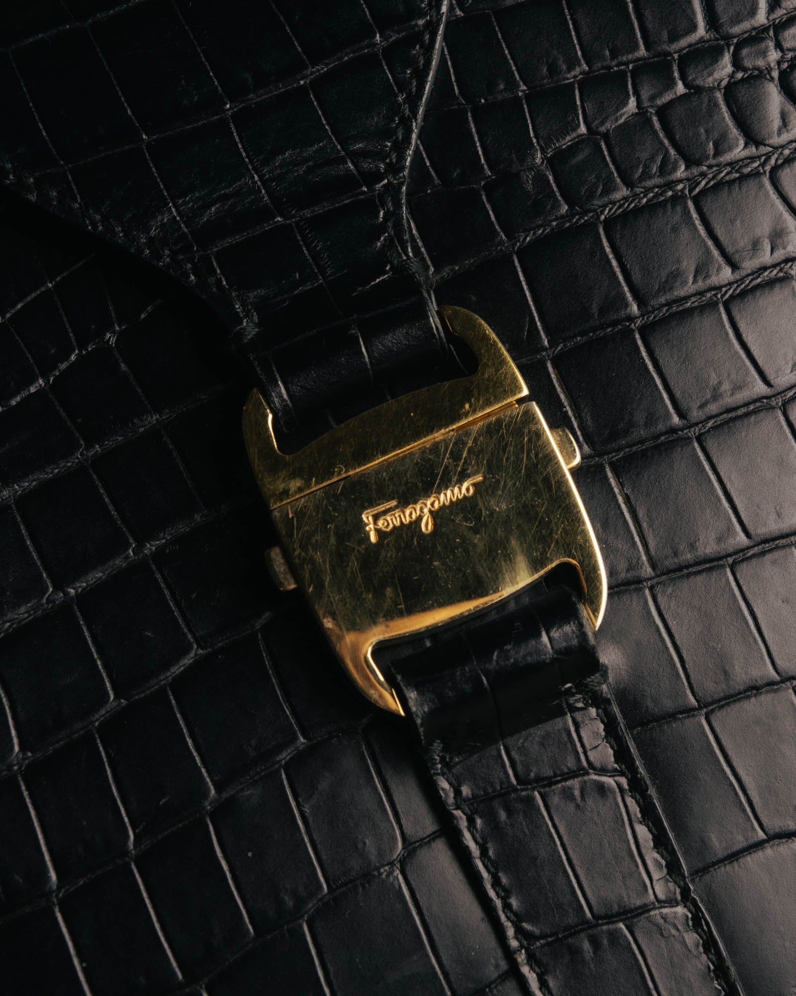 "Salvatore Ferragamo" 90's-00's Croc embossed leather shoulder bag