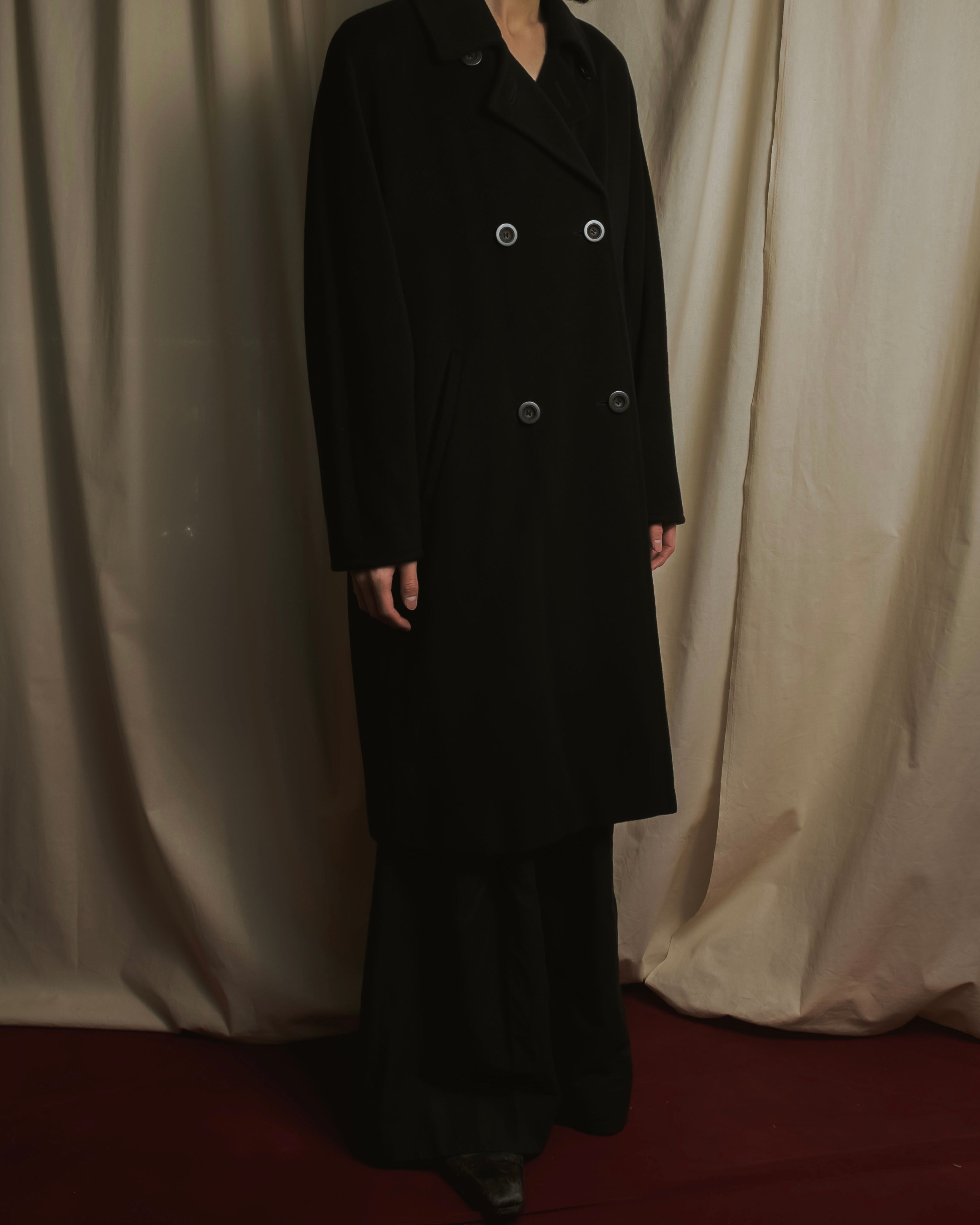 Abrigo de lana virgen de doble botonadura de los años 90-00 de "Max Mara"