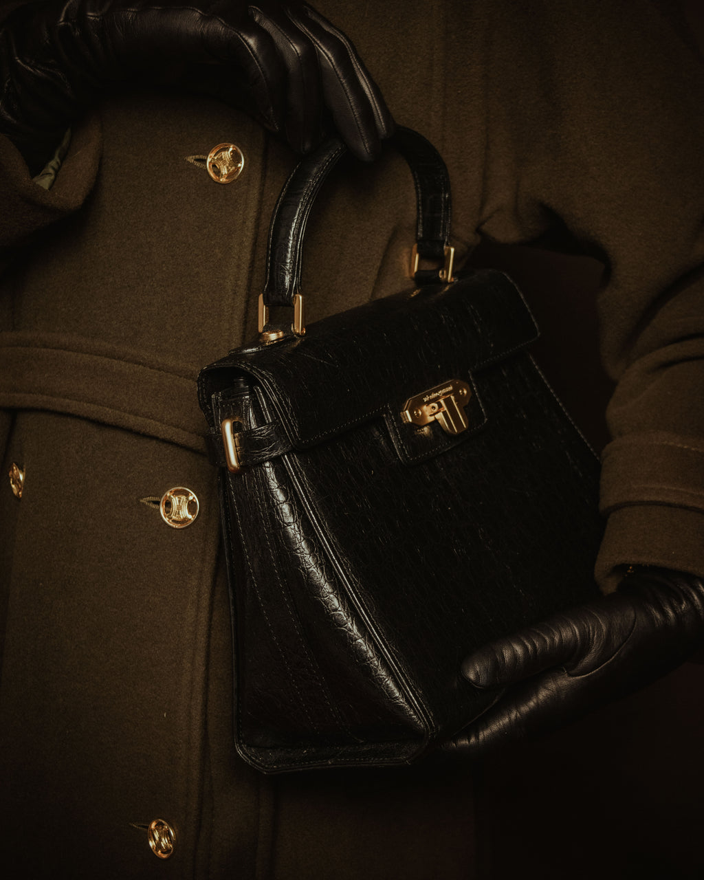 –SPECIAL– "Valentino Garavani"
1985-95 Croc embossed trapezoid top handle bag