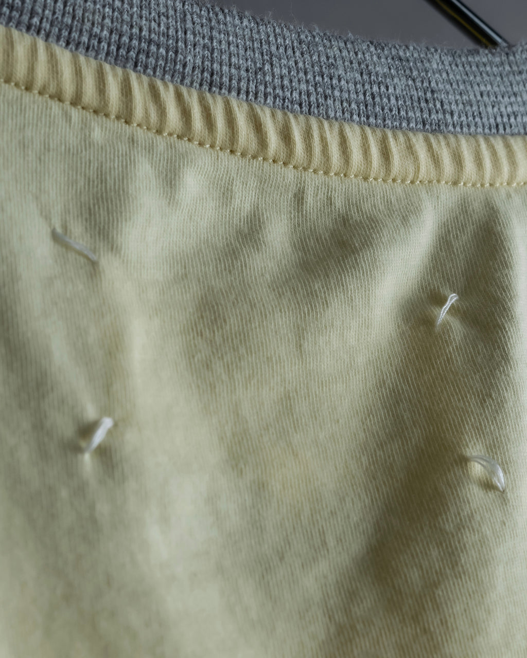 "MAISON MARGIELA"
Pastel yellow color box silhouette T-shirt