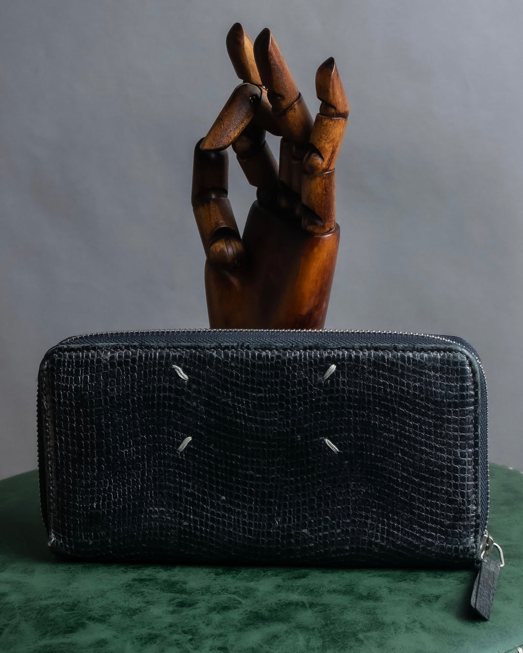 "MAISON MARGIELA" Lizard-embossed leather long wallet