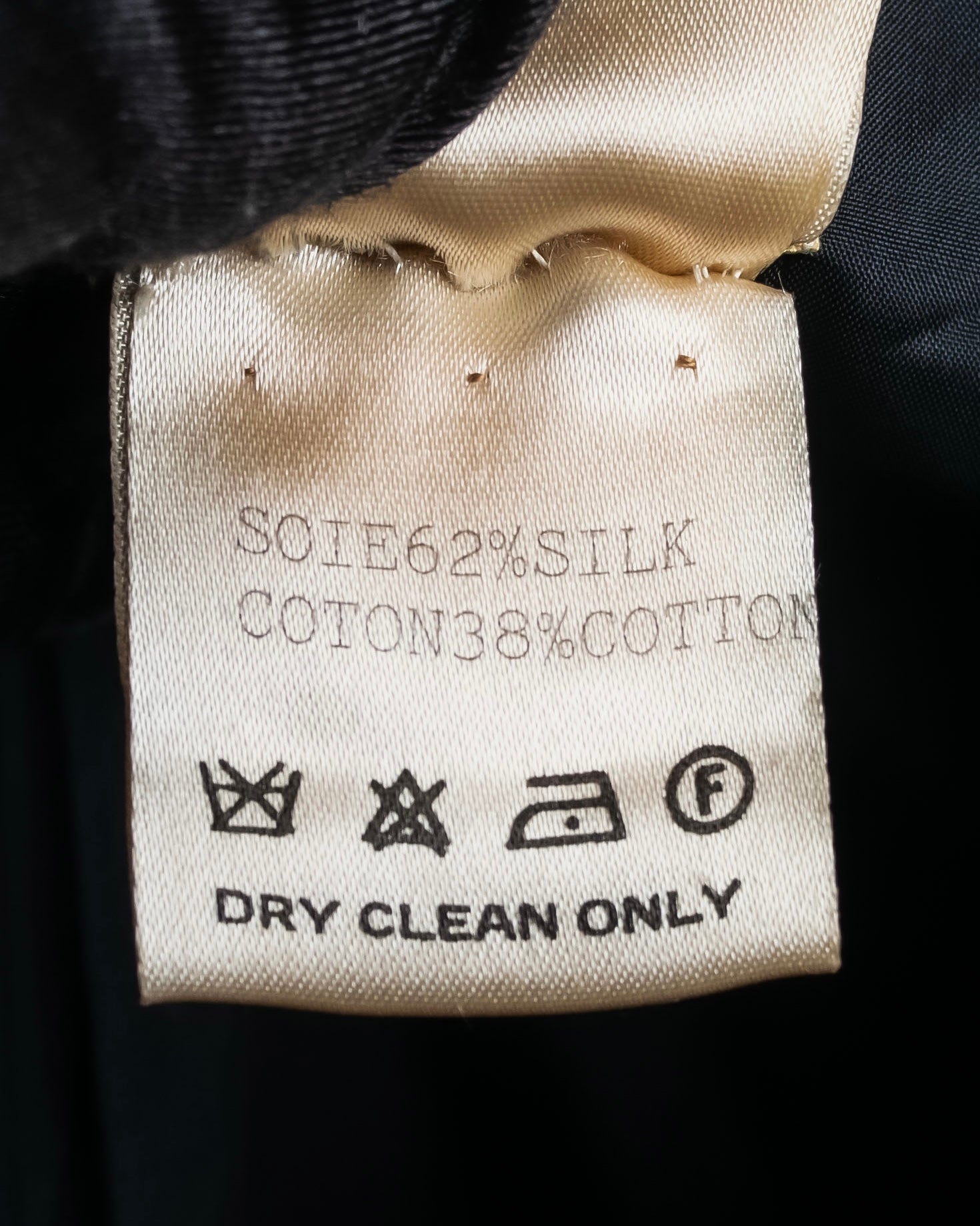 "HERMES" Ribbon scarf detail shaped coat