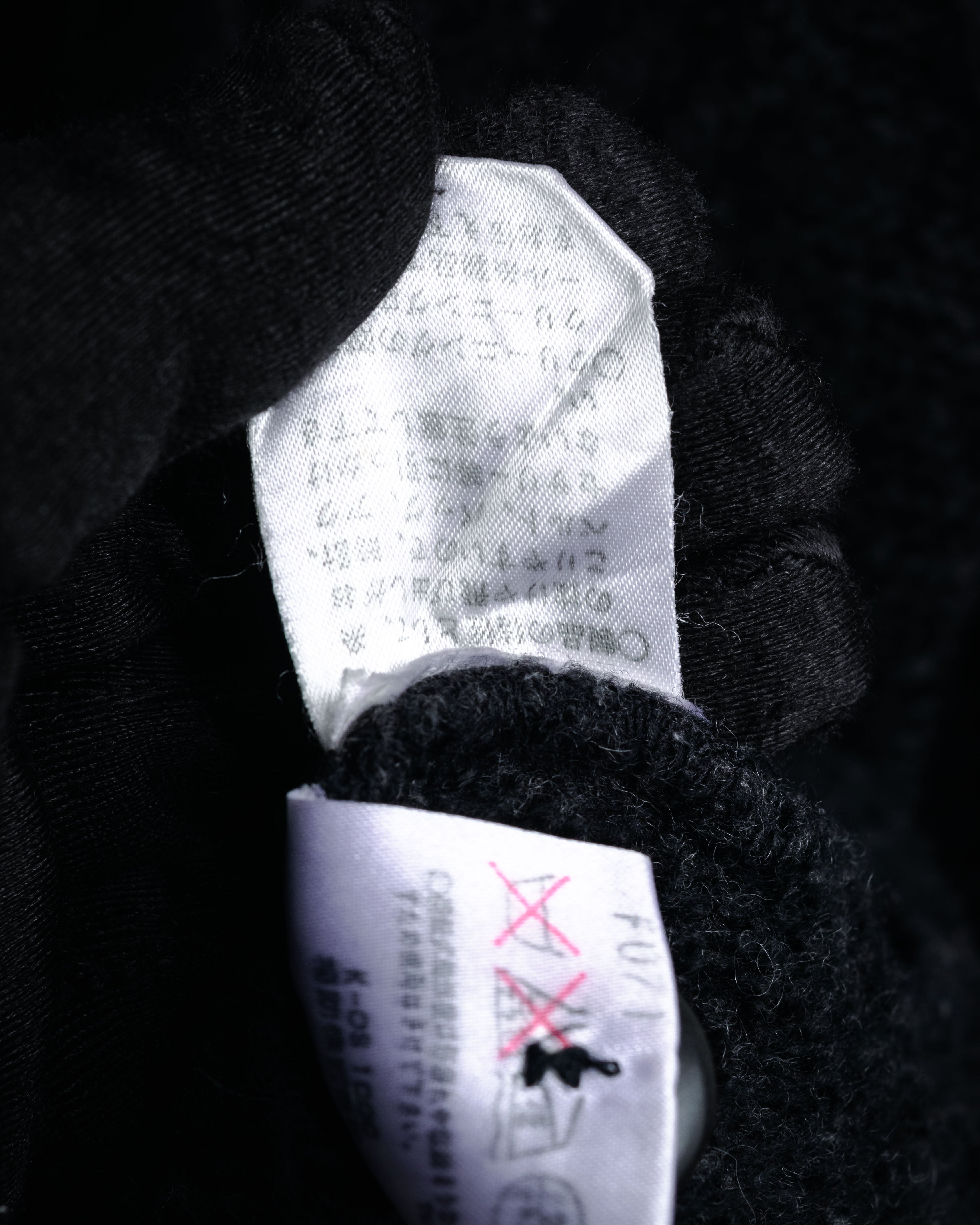 “Yves Saint Laurent” 90’s Textured diamond pattern cardigan