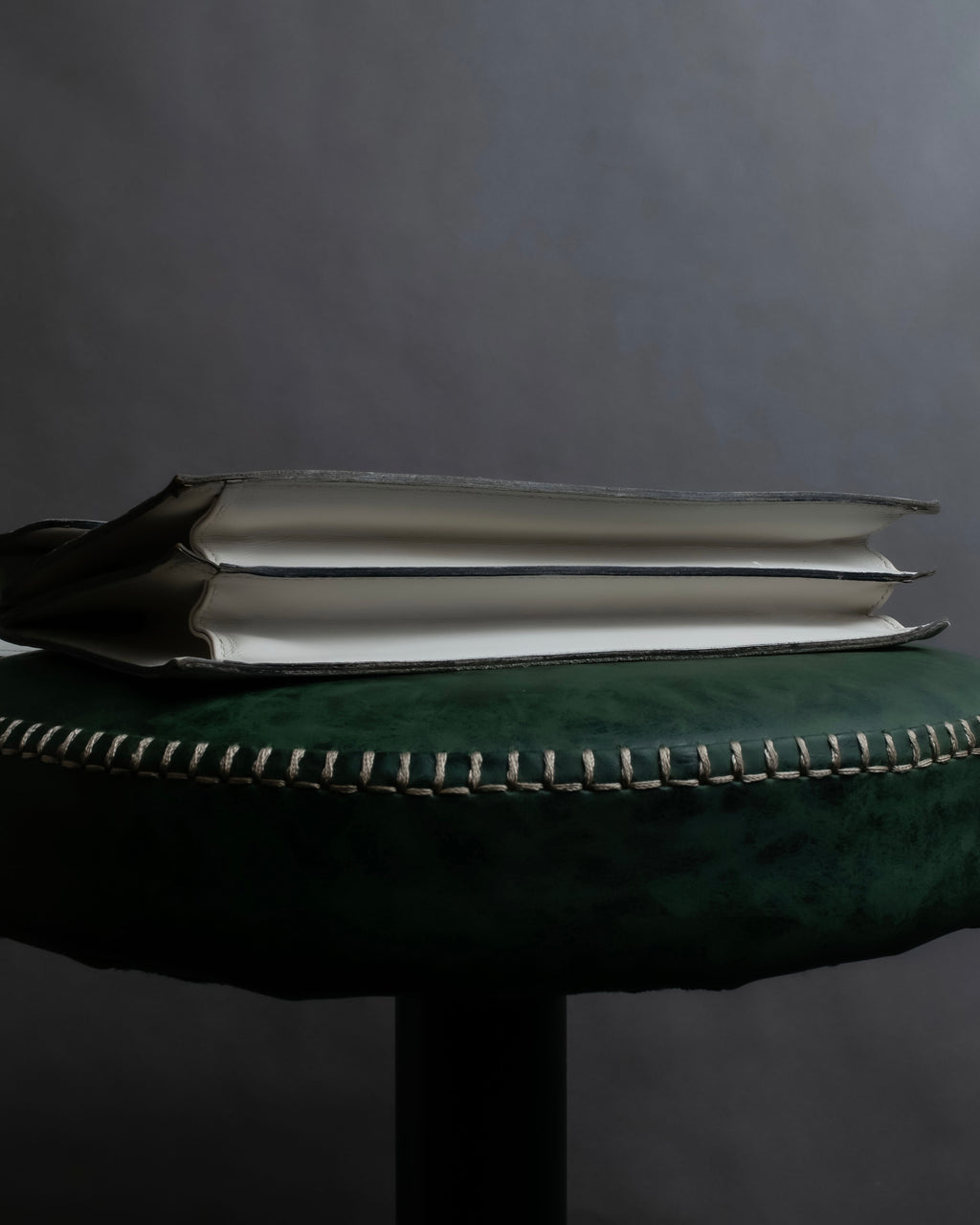 "YVES SAINT LAURENT" Large tab detail white leather shoulder bag