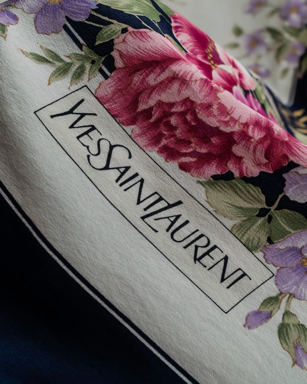 "YVES SAINT LAURENT" Peony small flower bouquet pattern silk scarf