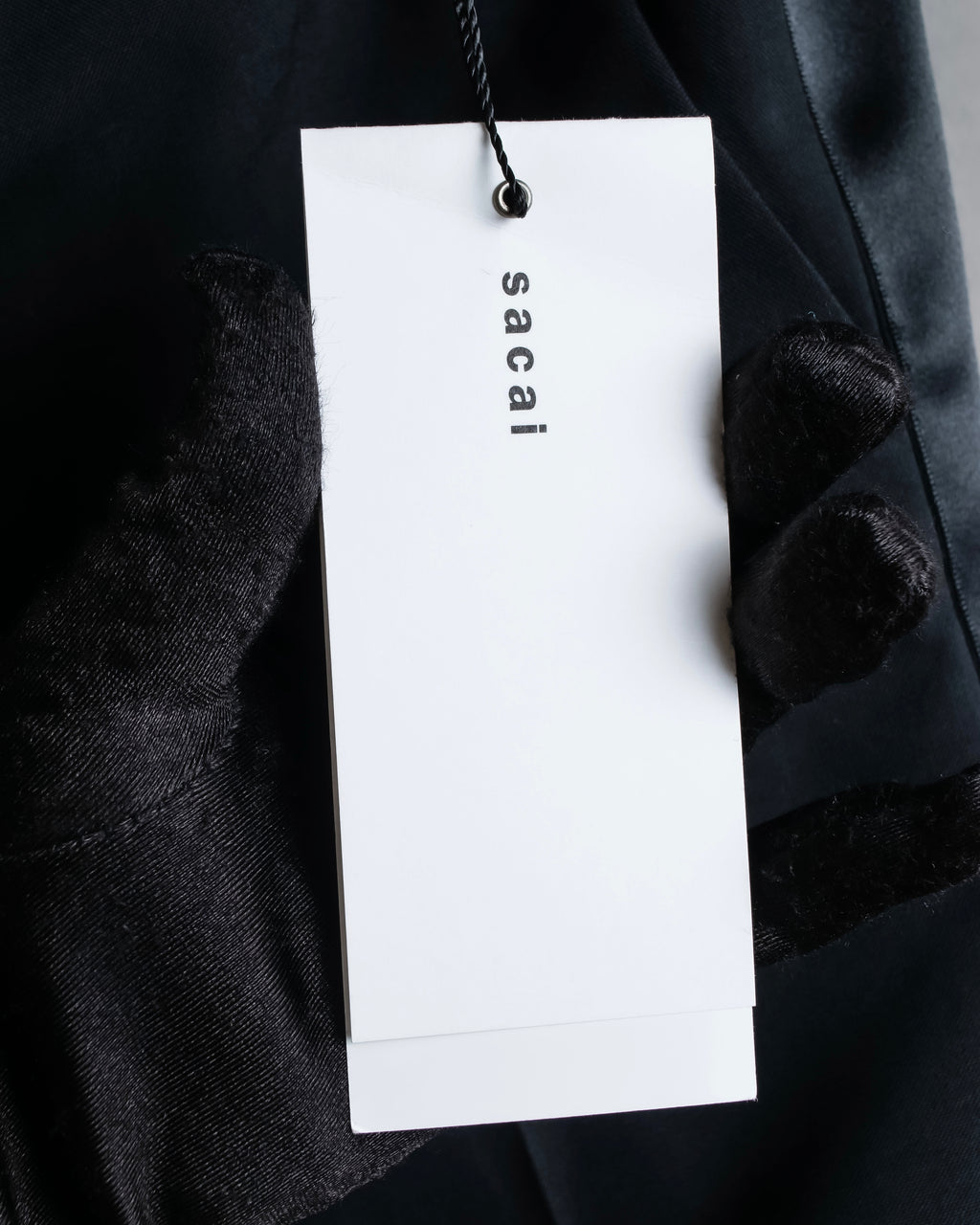 "sacai" Satin line design tapered slacks
