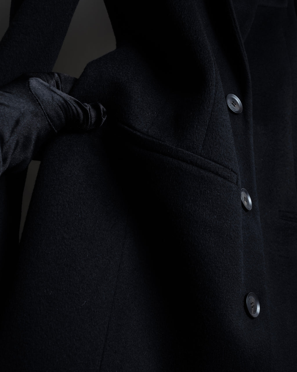 "GUCCI" Michele period linear silhouette wool chester coat