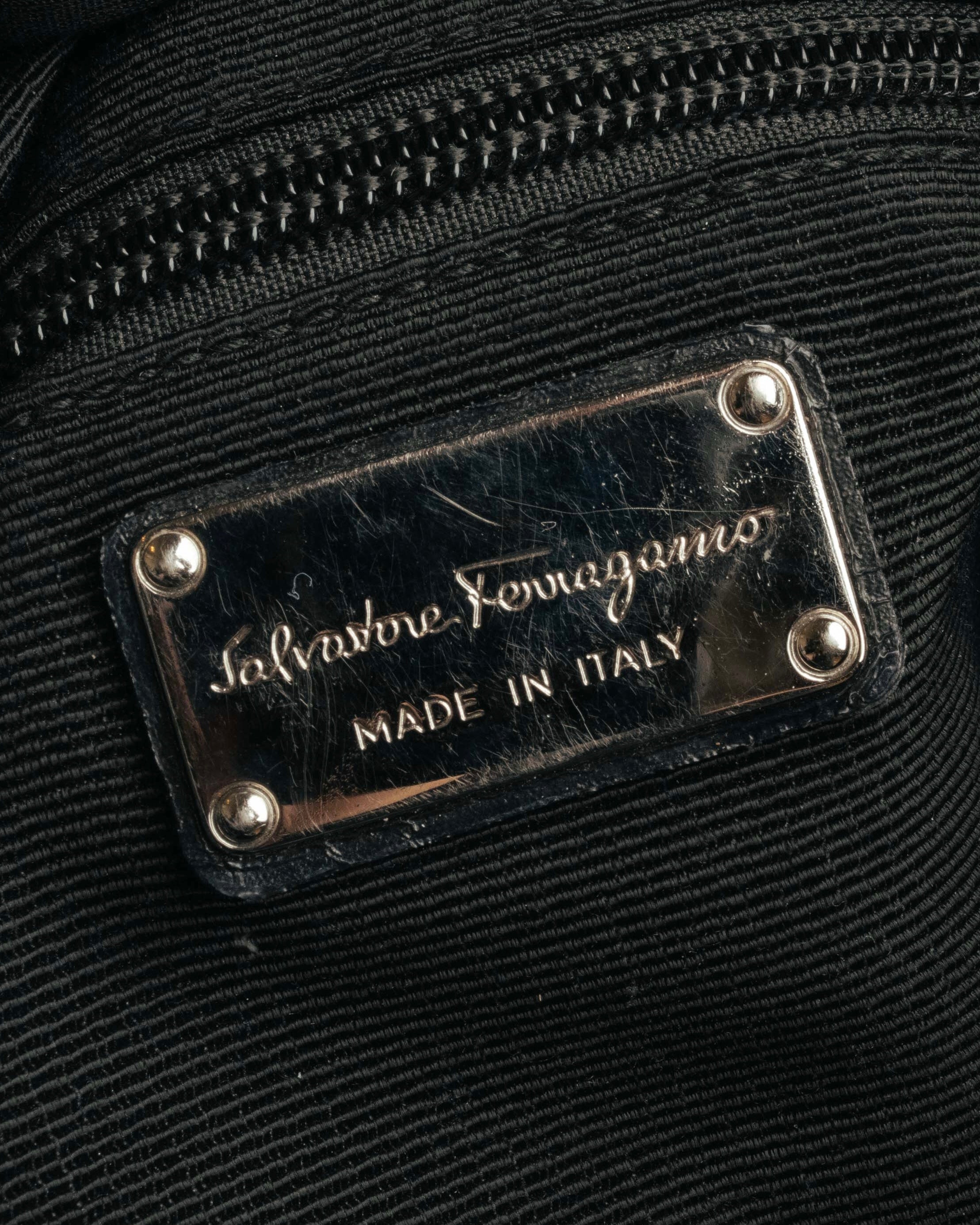 "Salvatore Ferragamo" 00's Vintage crushed patent leather braided handle hobo bag