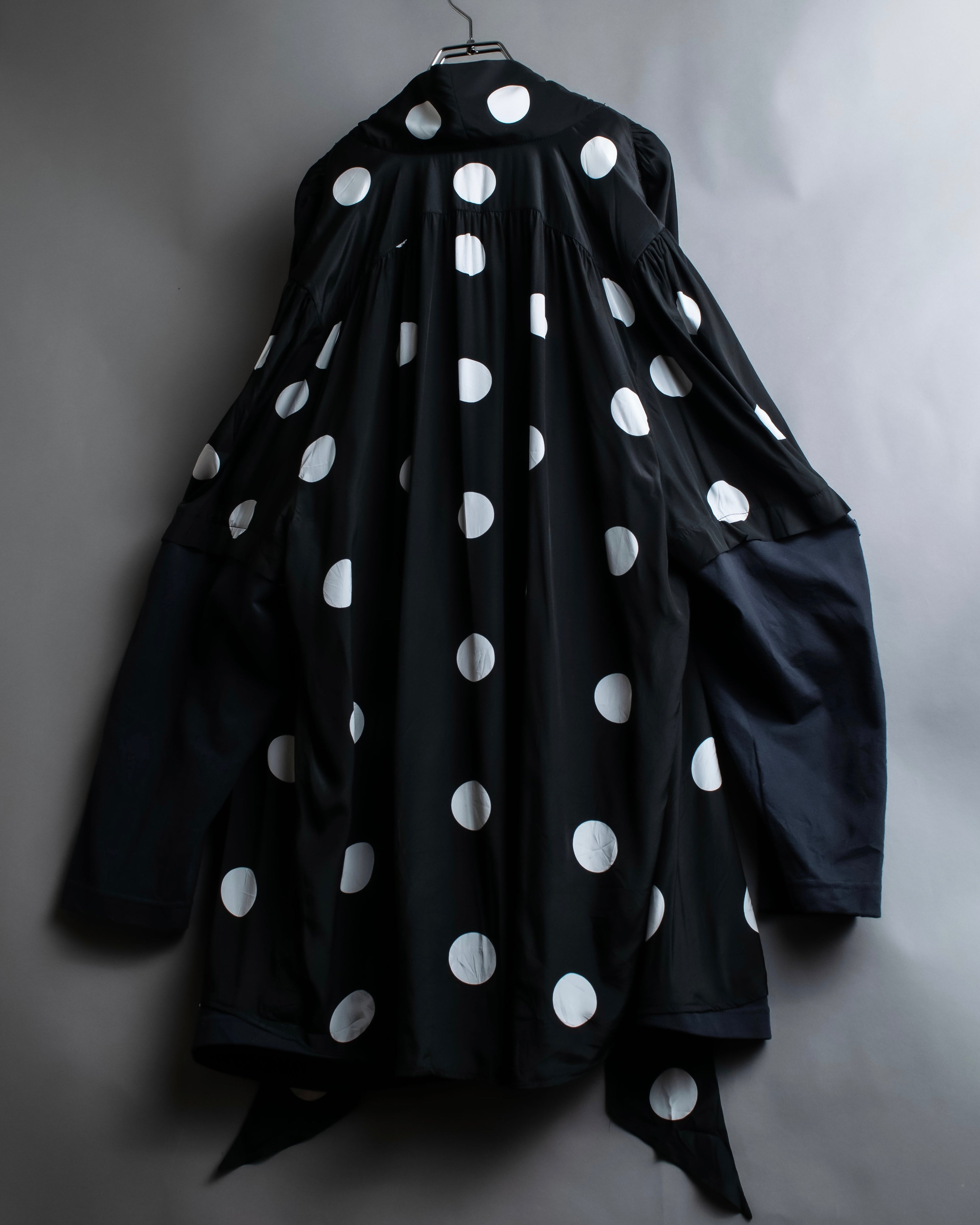 "BALENCIAGA" Polka dot flying squirrel silhouette bow tie dress
