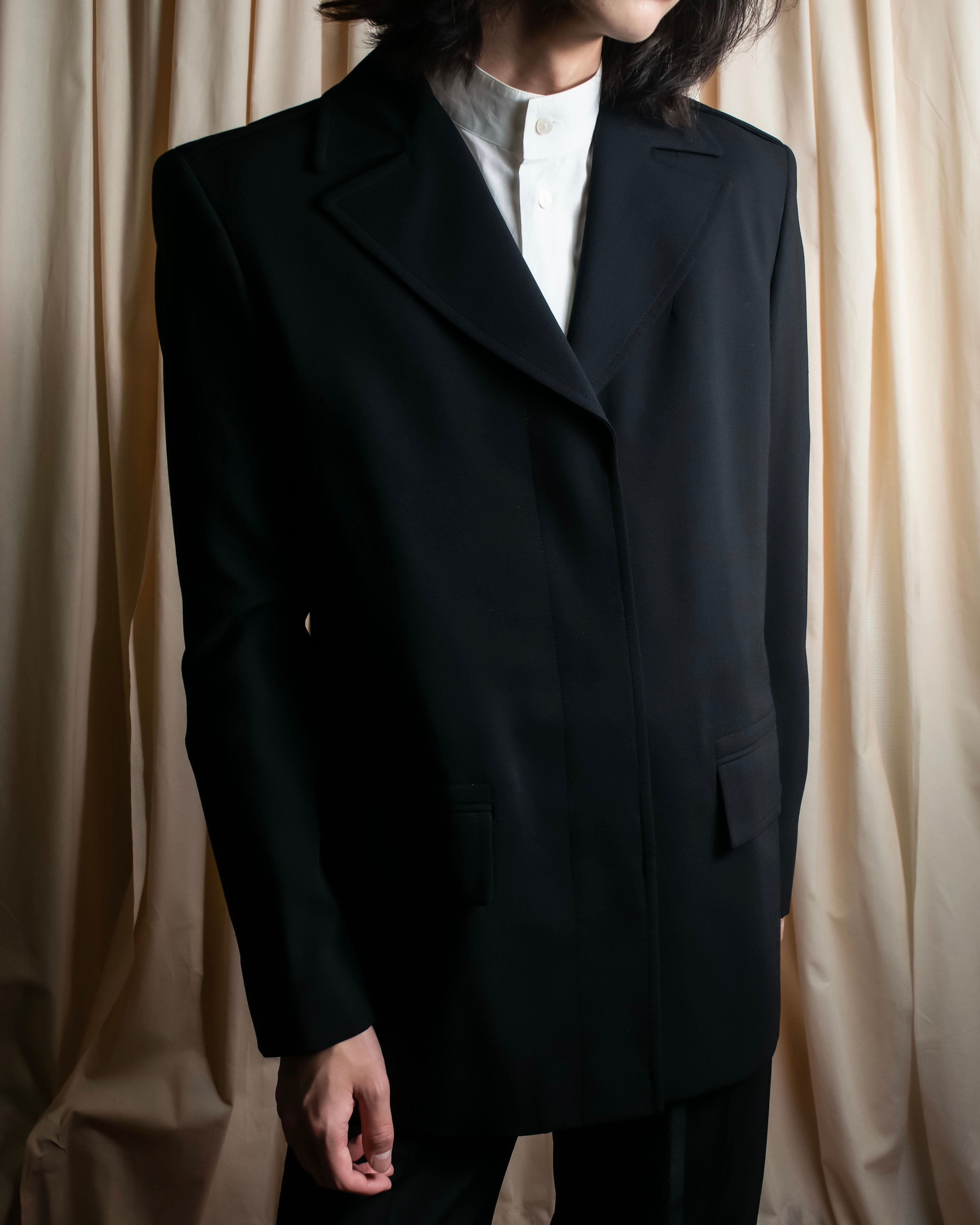 "GUCCI" 90's Beautiful draping fly-front tailored jacket