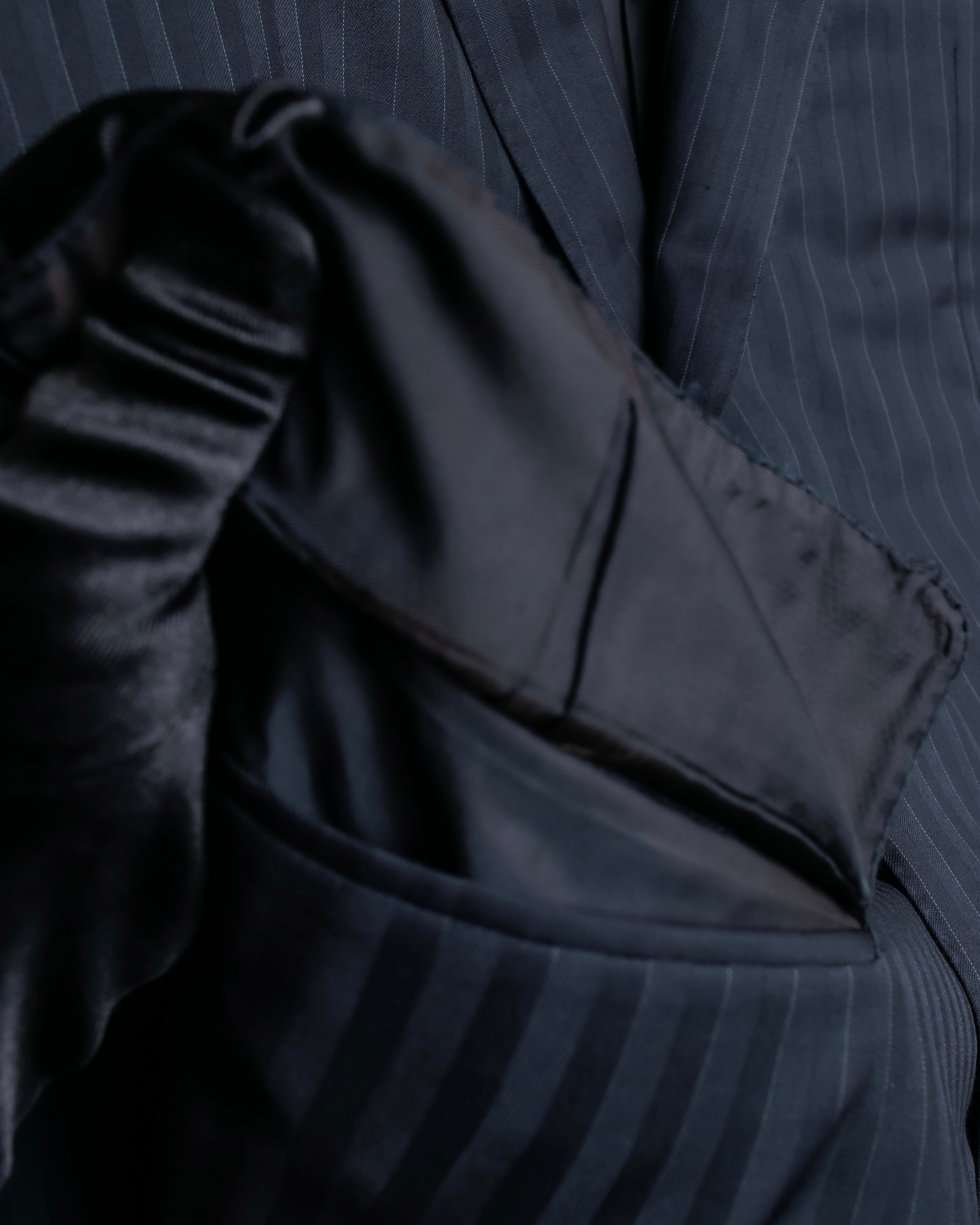 "LOUIS VUITTON" 2 button relaxed tailored jacket & no tuck tapered slacks set up